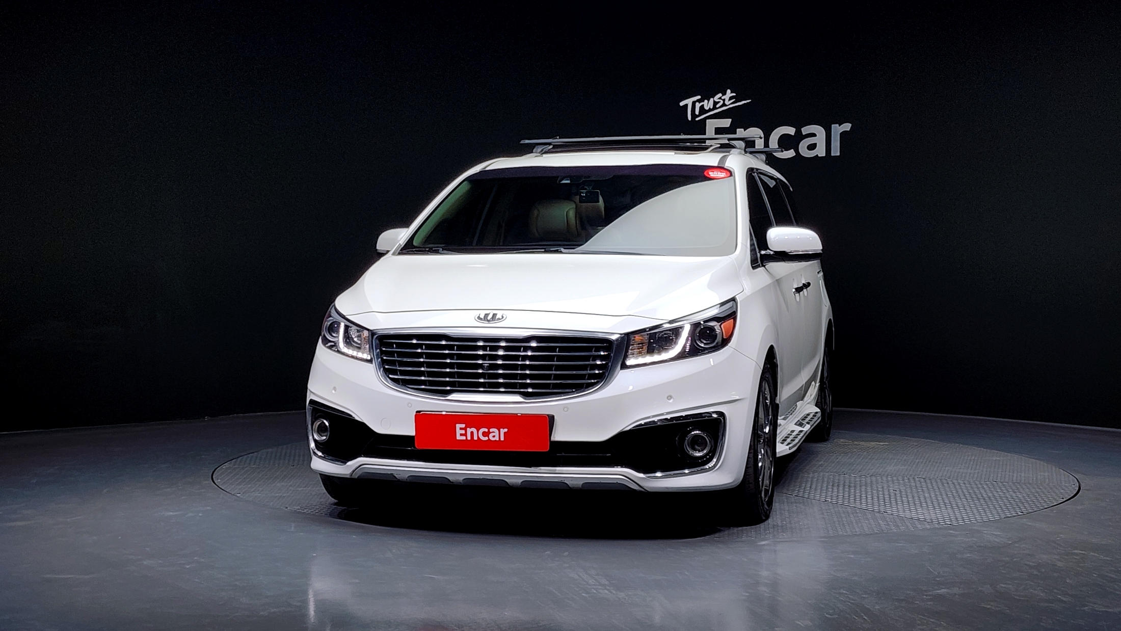 KIA CARNIVAL photo 3