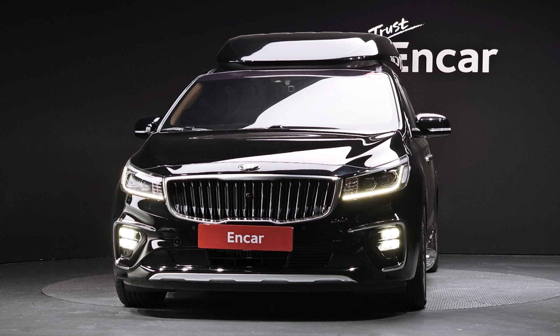 KIA CARNIVAL photo 3