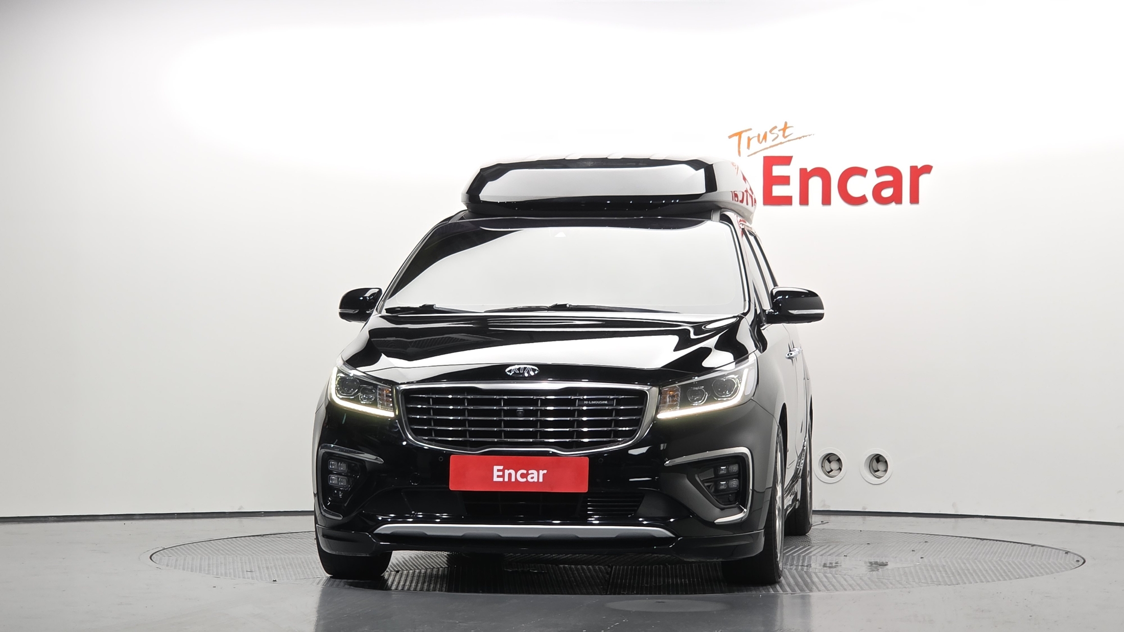 KIA CARNIVAL photo 3