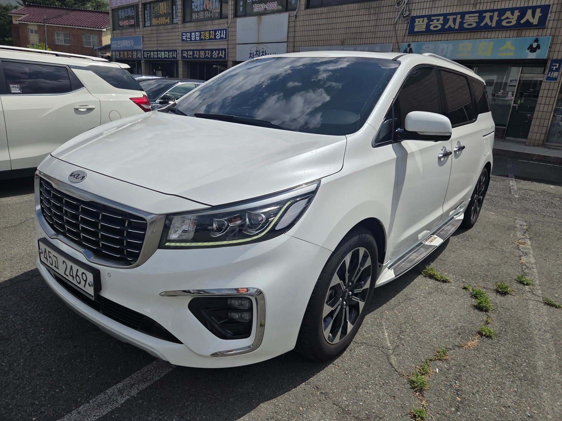 KIA CARNIVAL