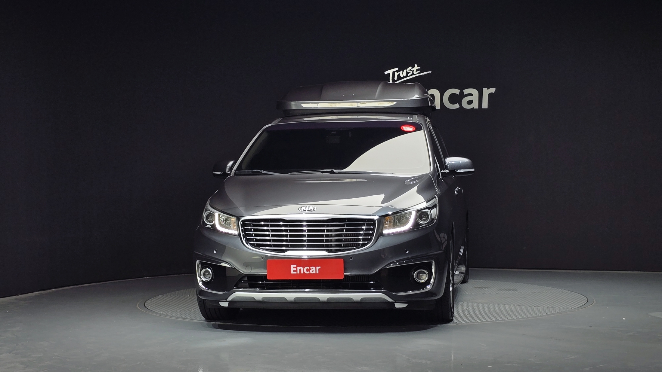 KIA CARNIVAL photo 3