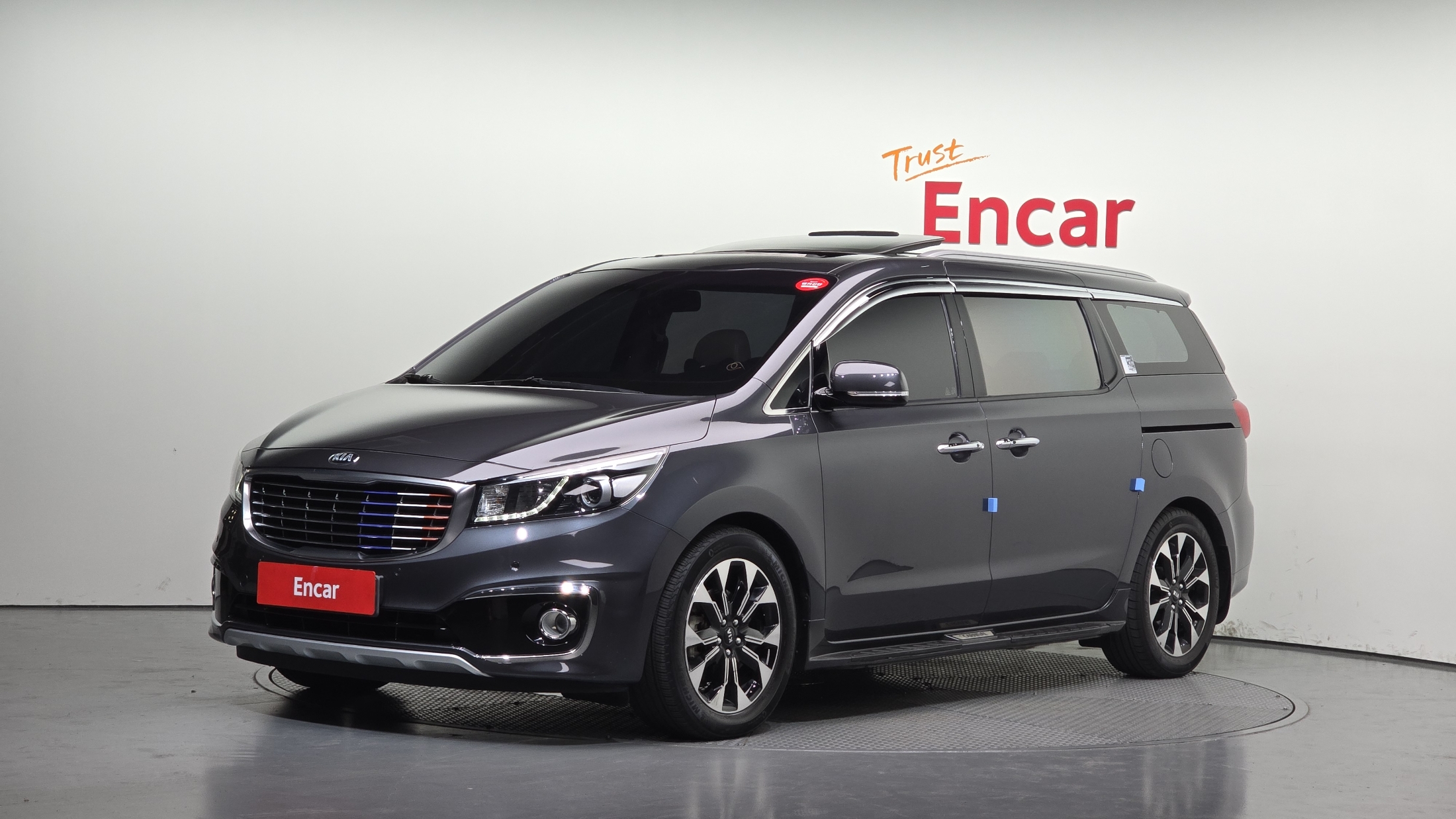 KIA CARNIVAL