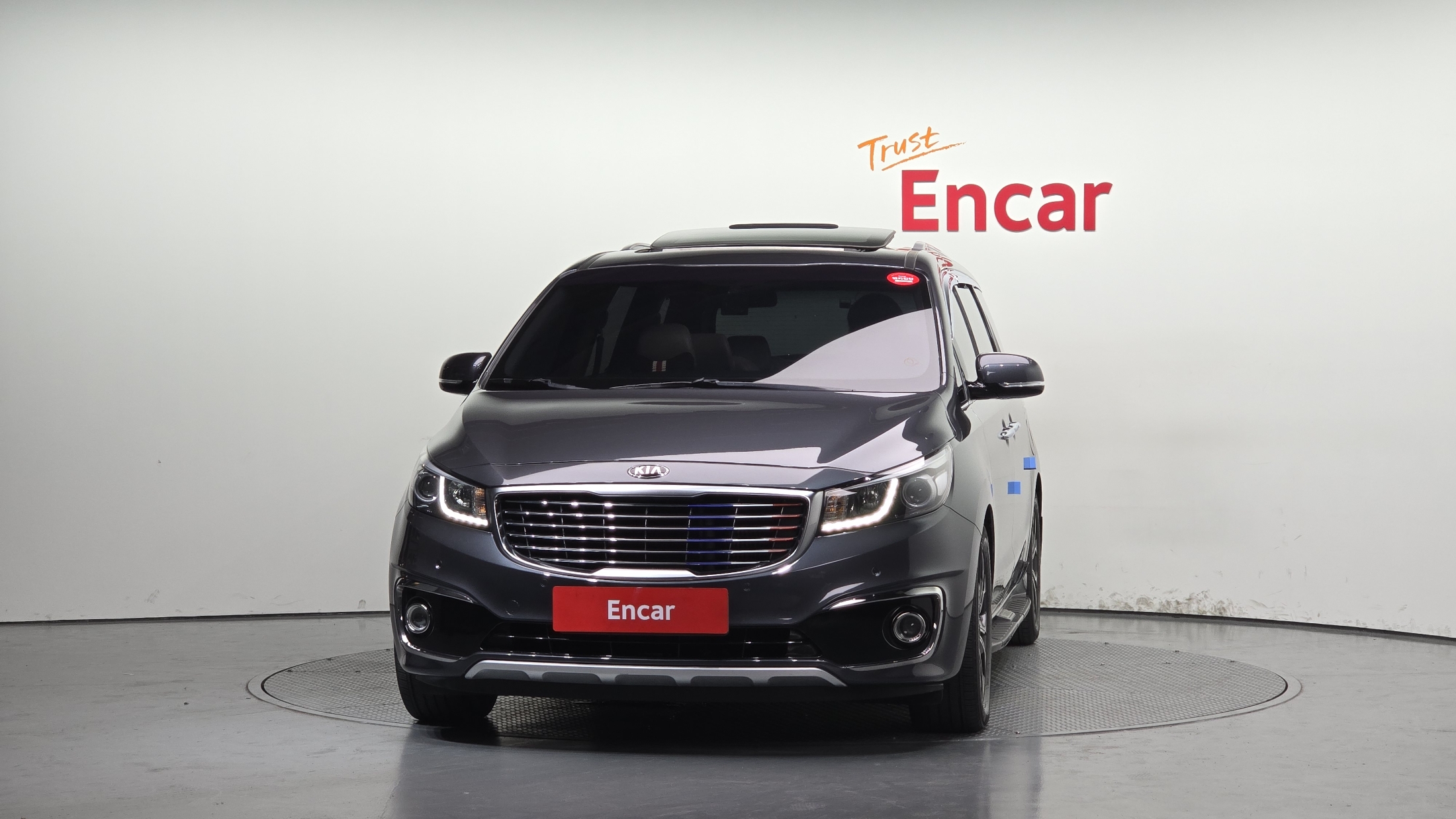 KIA CARNIVAL photo 3