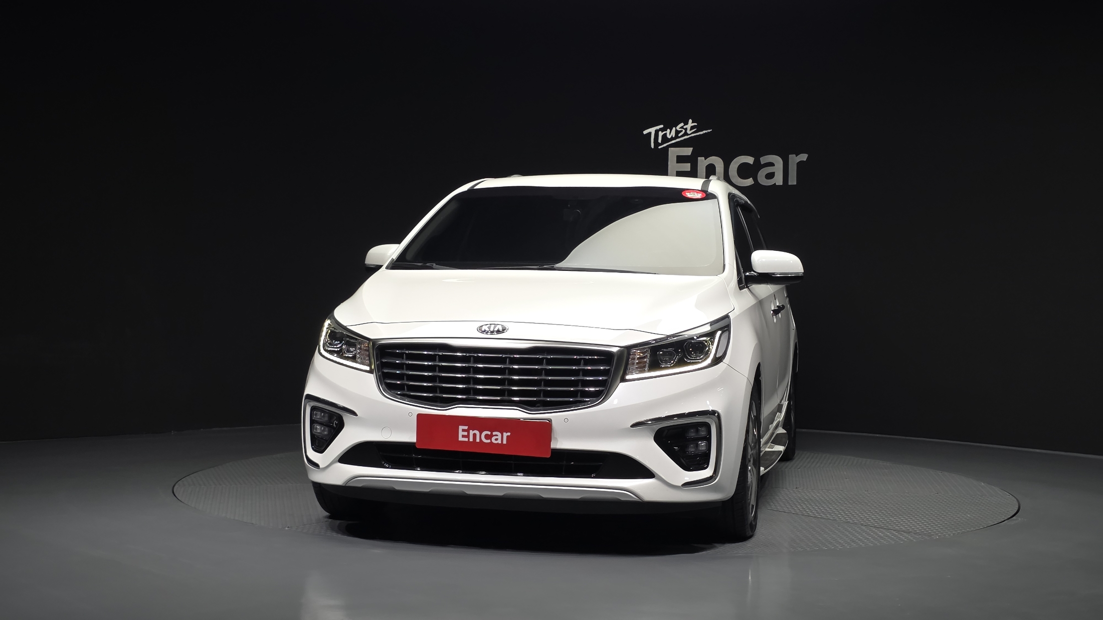 KIA CARNIVAL photo 3