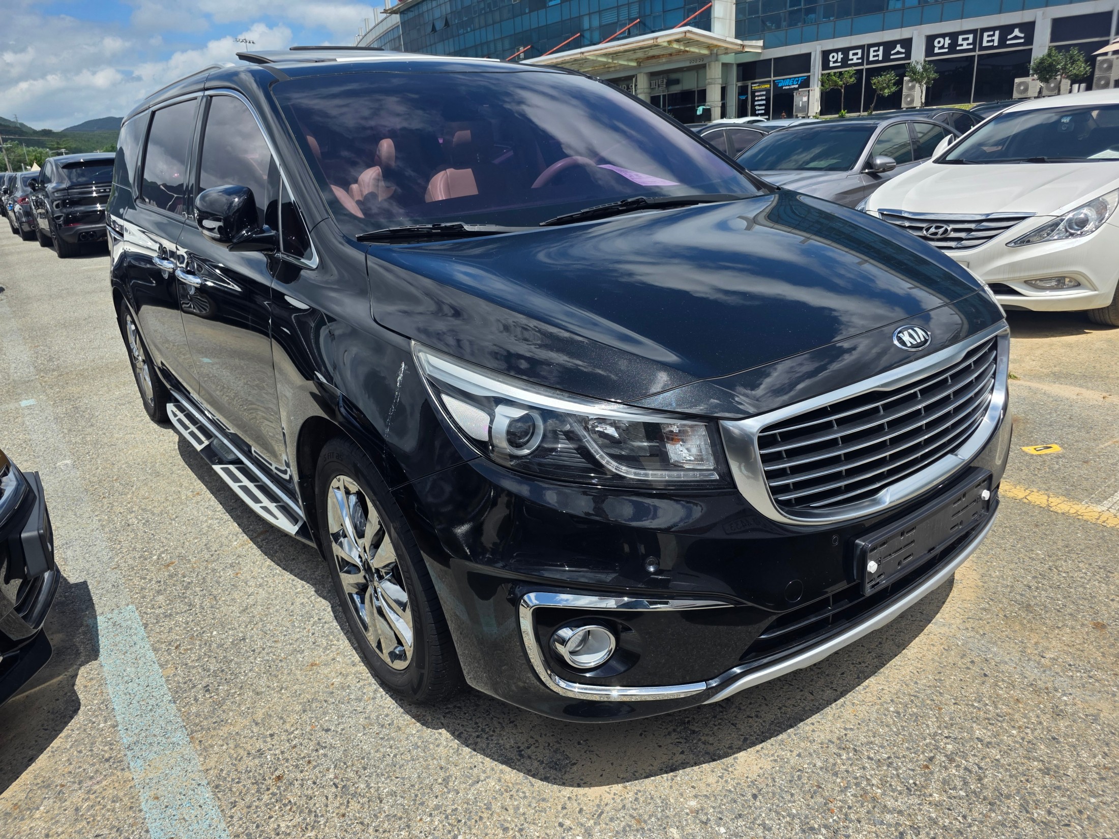 KIA CARNIVAL