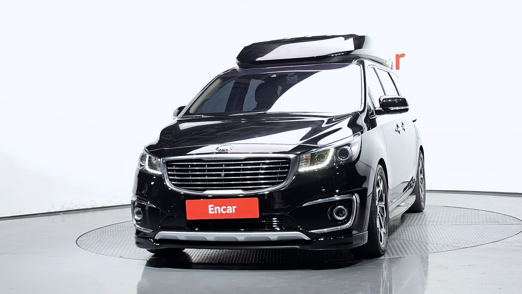 KIA CARNIVAL photo 2