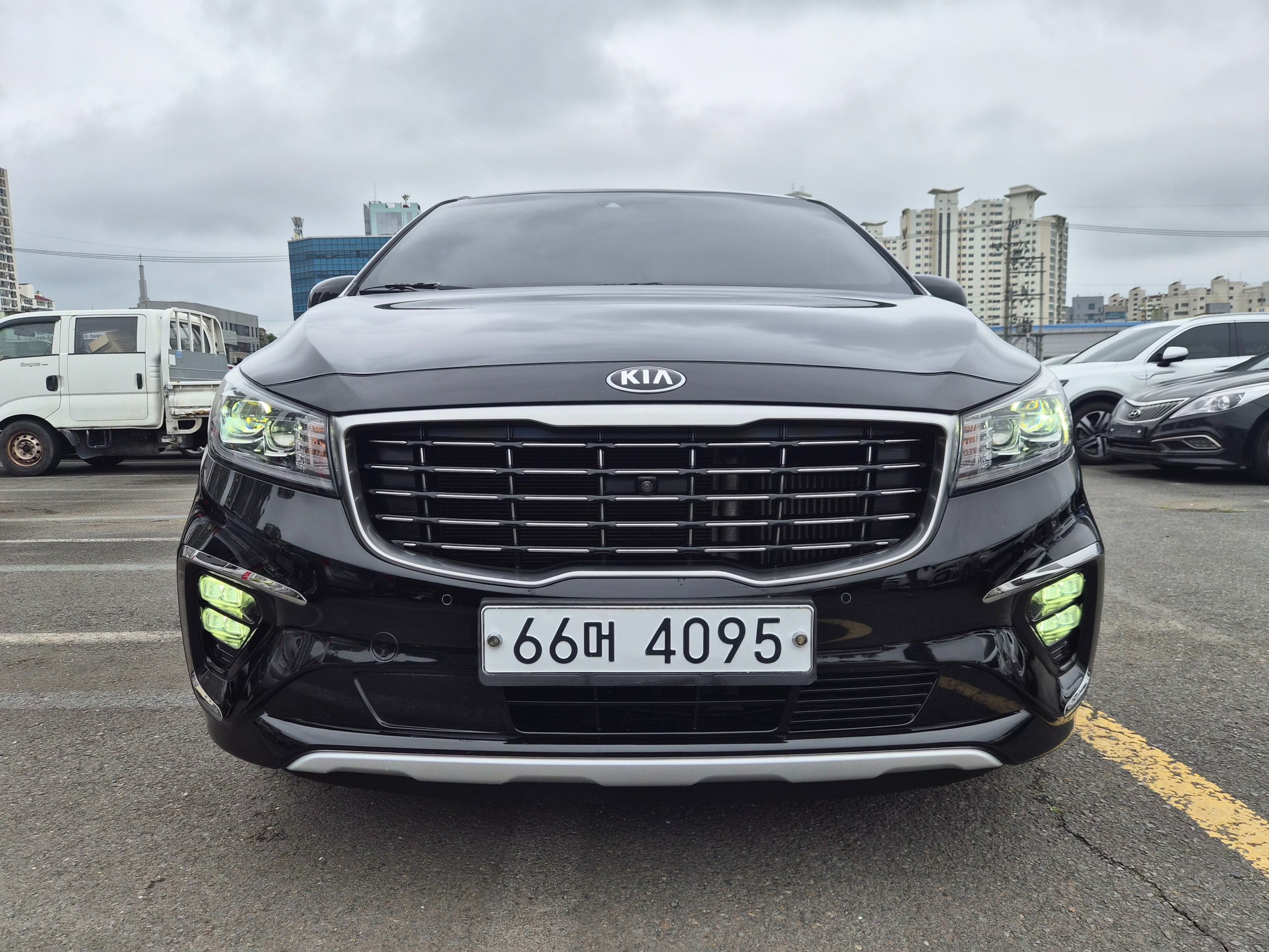 KIA CARNIVAL