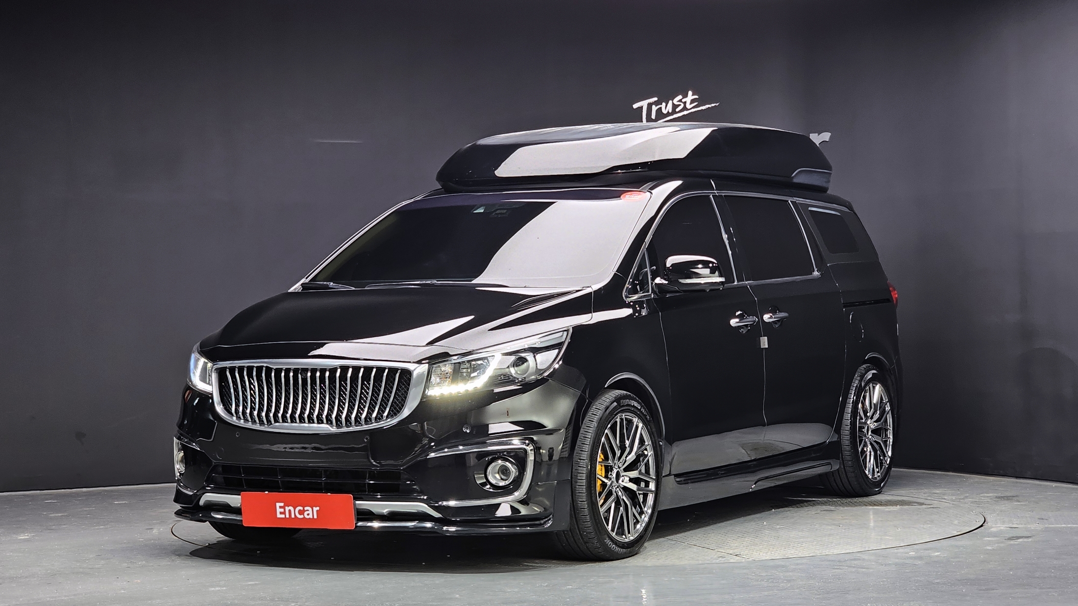 KIA CARNIVAL