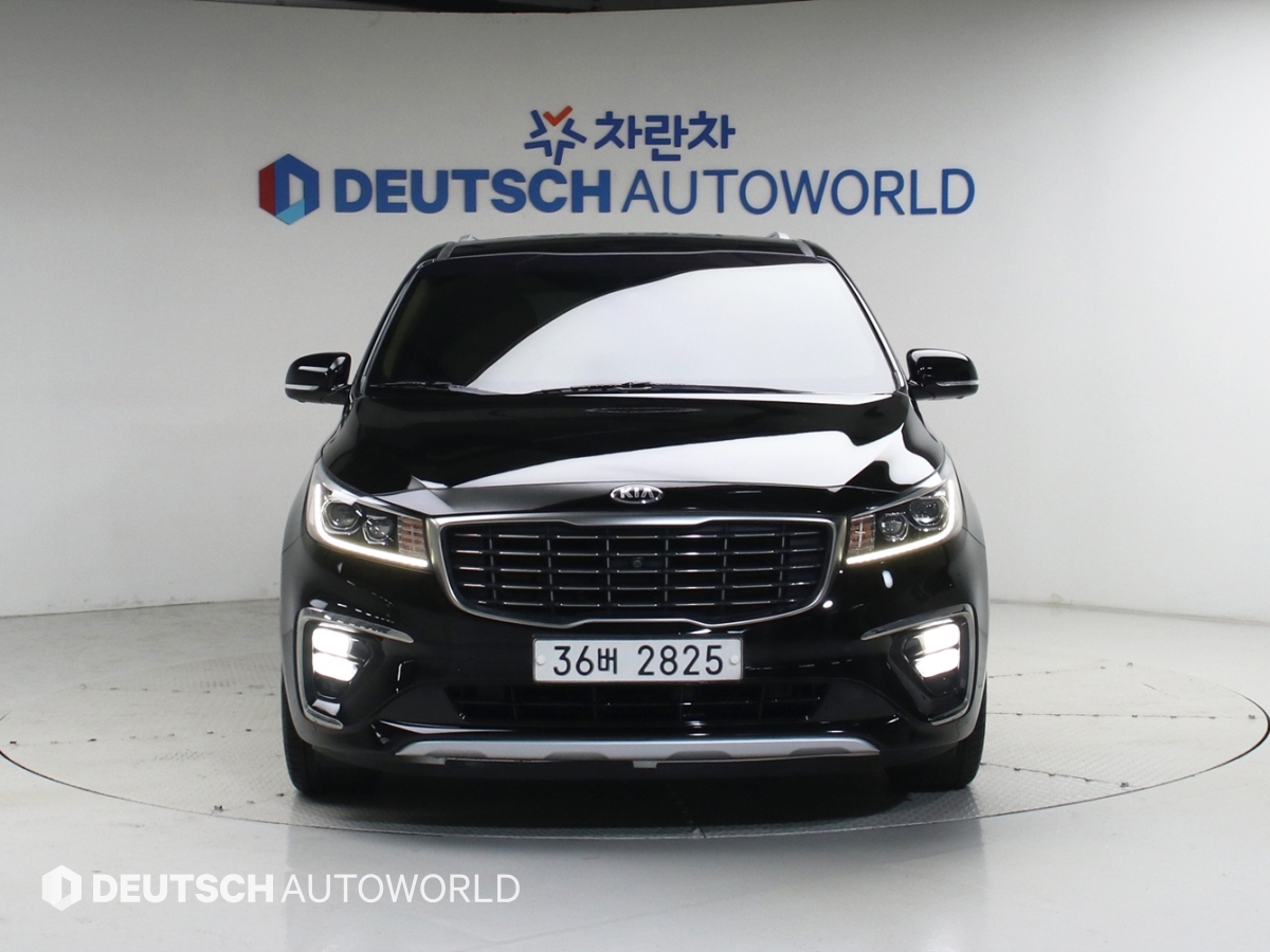 KIA CARNIVAL photo 3