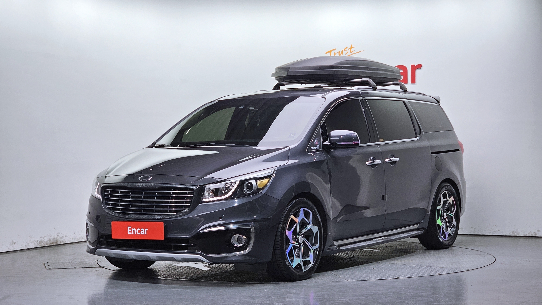 KIA CARNIVAL