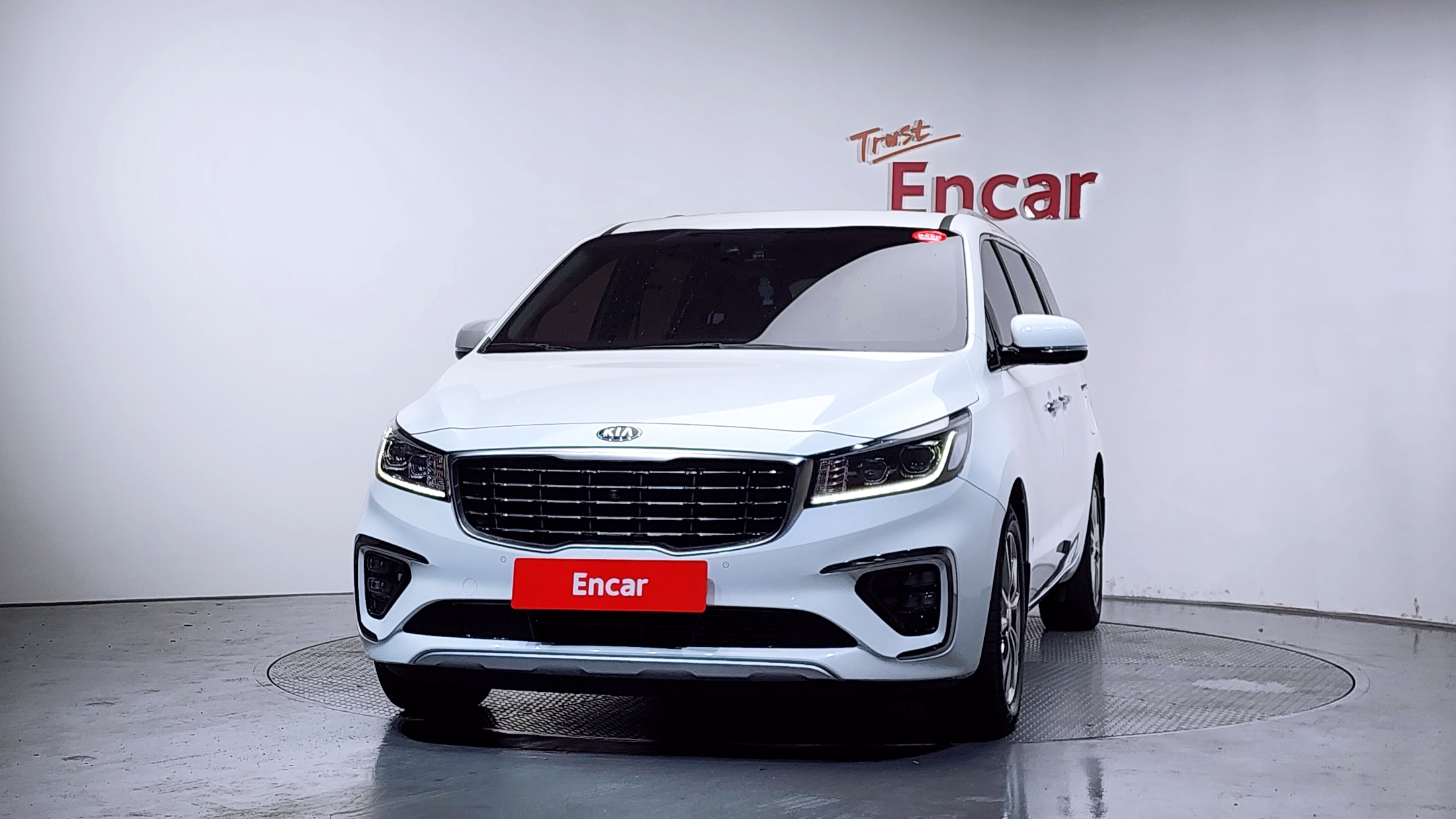 KIA CARNIVAL photo 3