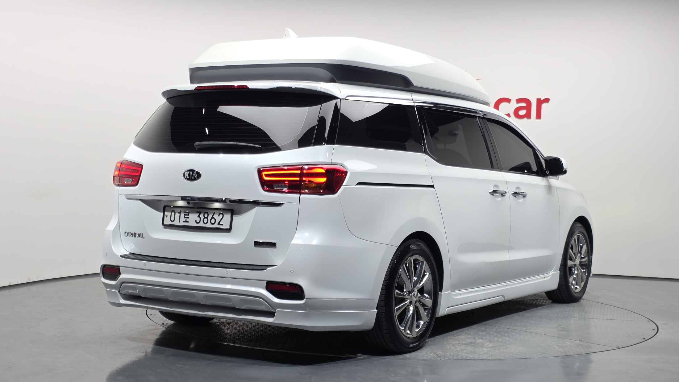 KIA CARNIVAL photo 2
