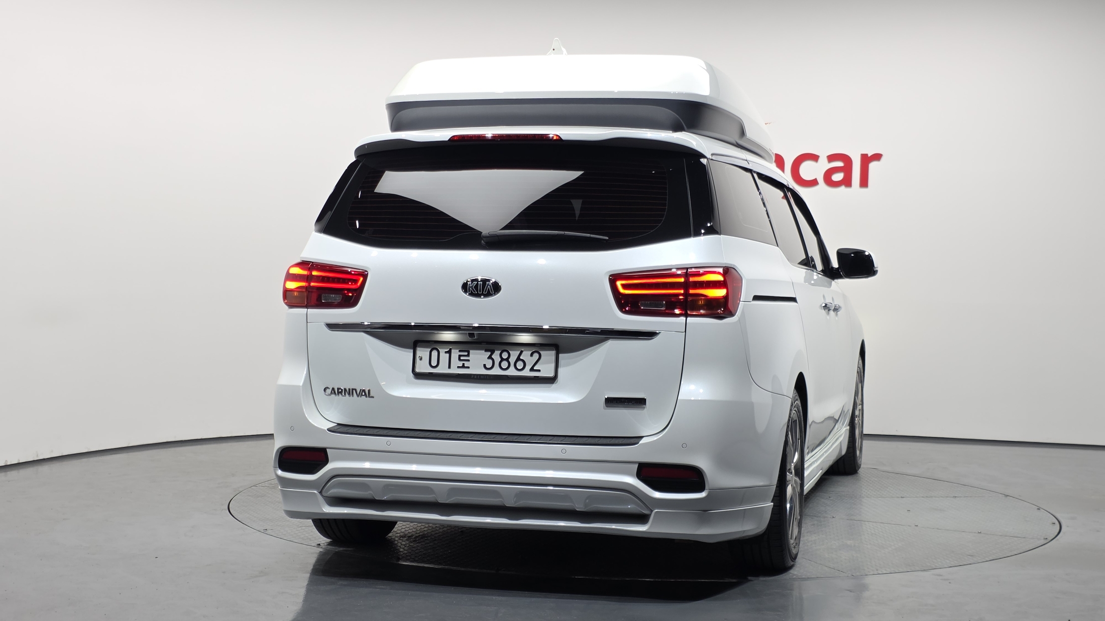 KIA CARNIVAL photo 3