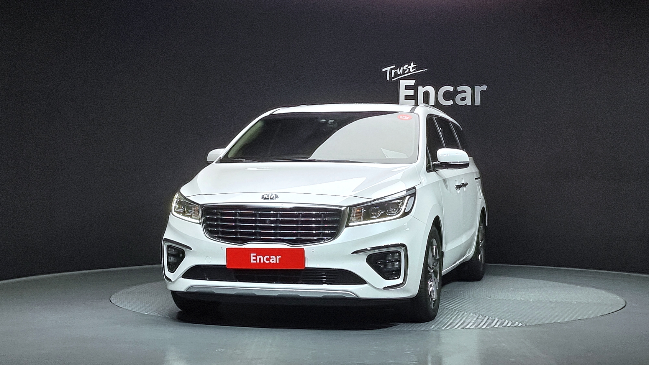 KIA CARNIVAL photo 3