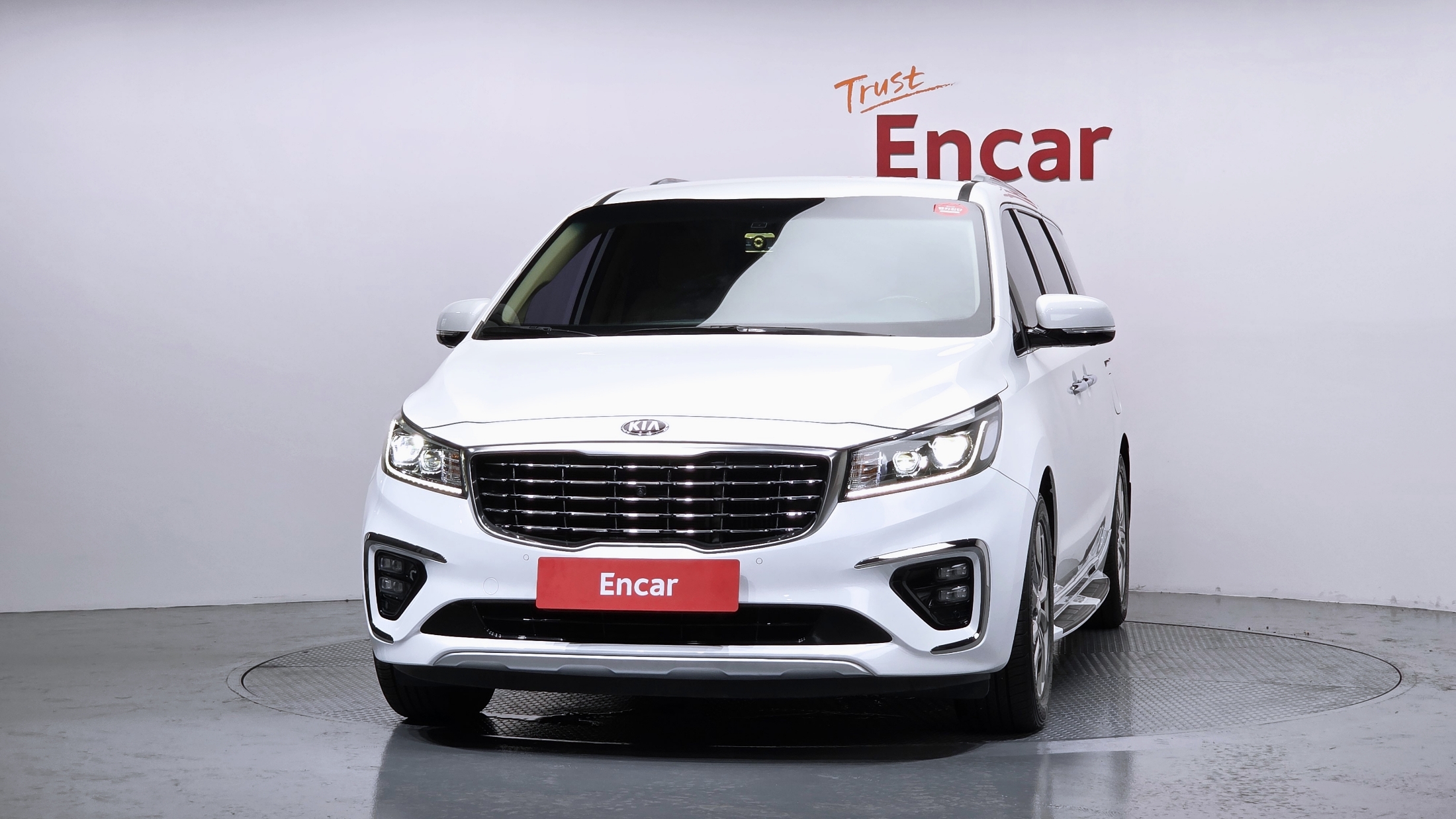 KIA CARNIVAL photo 3
