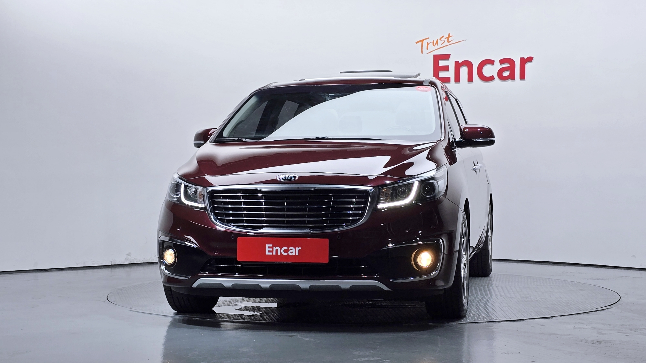 KIA CARNIVAL photo 3