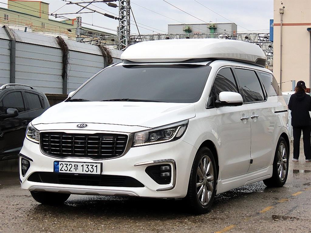 KIA CARNIVAL photo 2