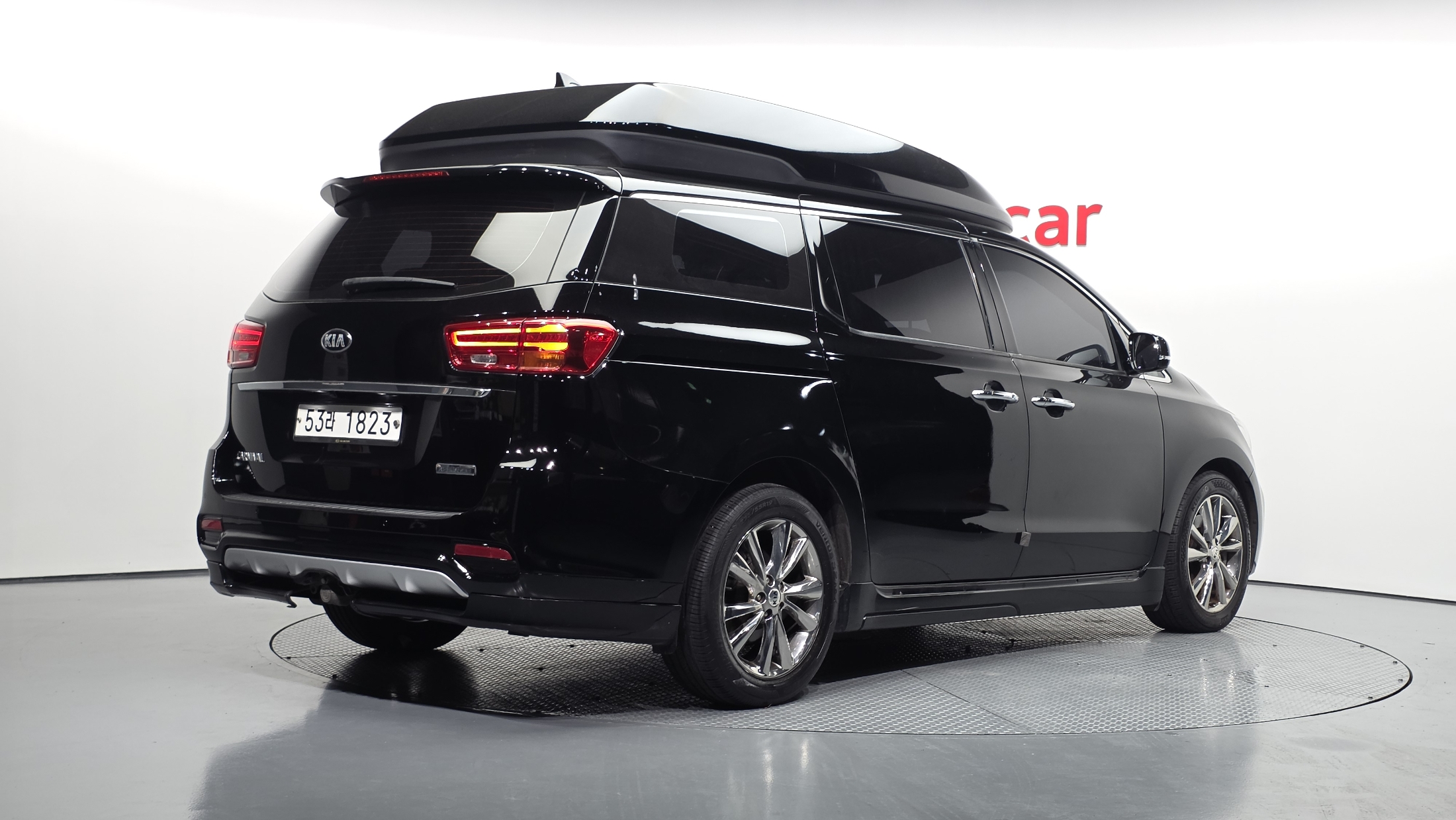 KIA CARNIVAL photo 2