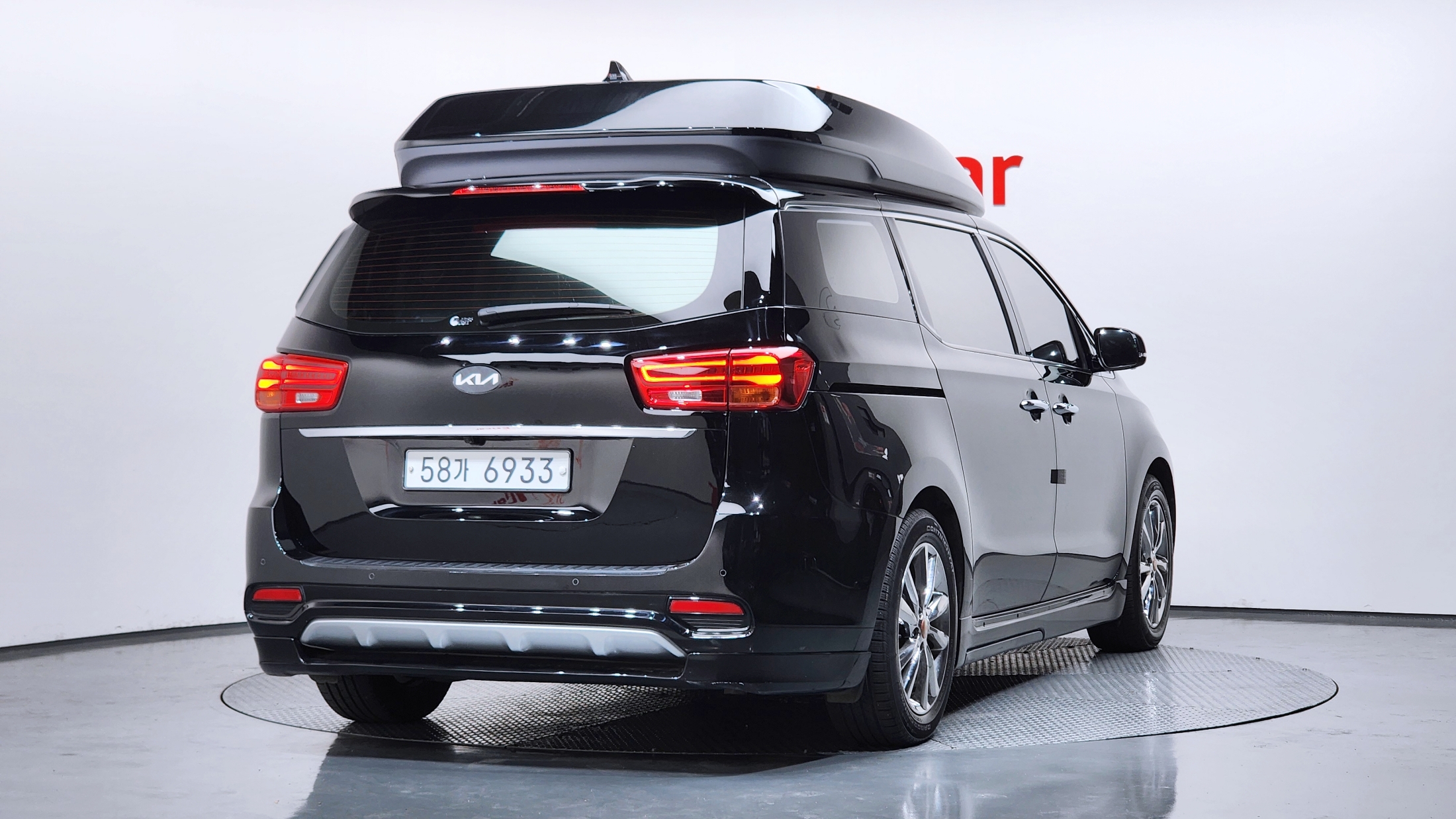 KIA CARNIVAL photo 2