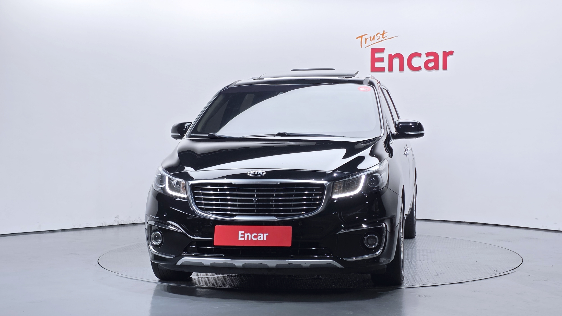 KIA CARNIVAL photo 3