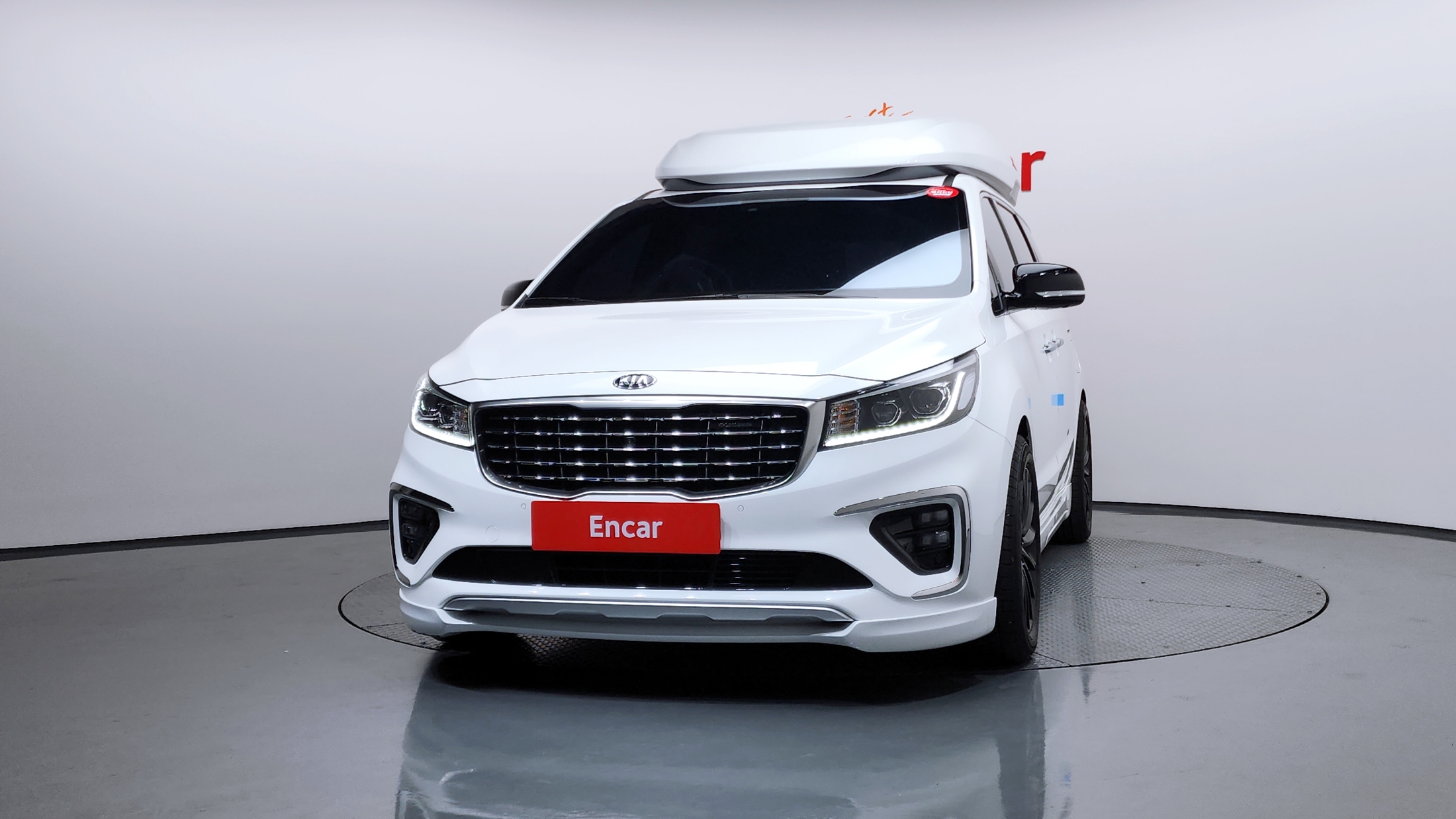 KIA CARNIVAL photo 3