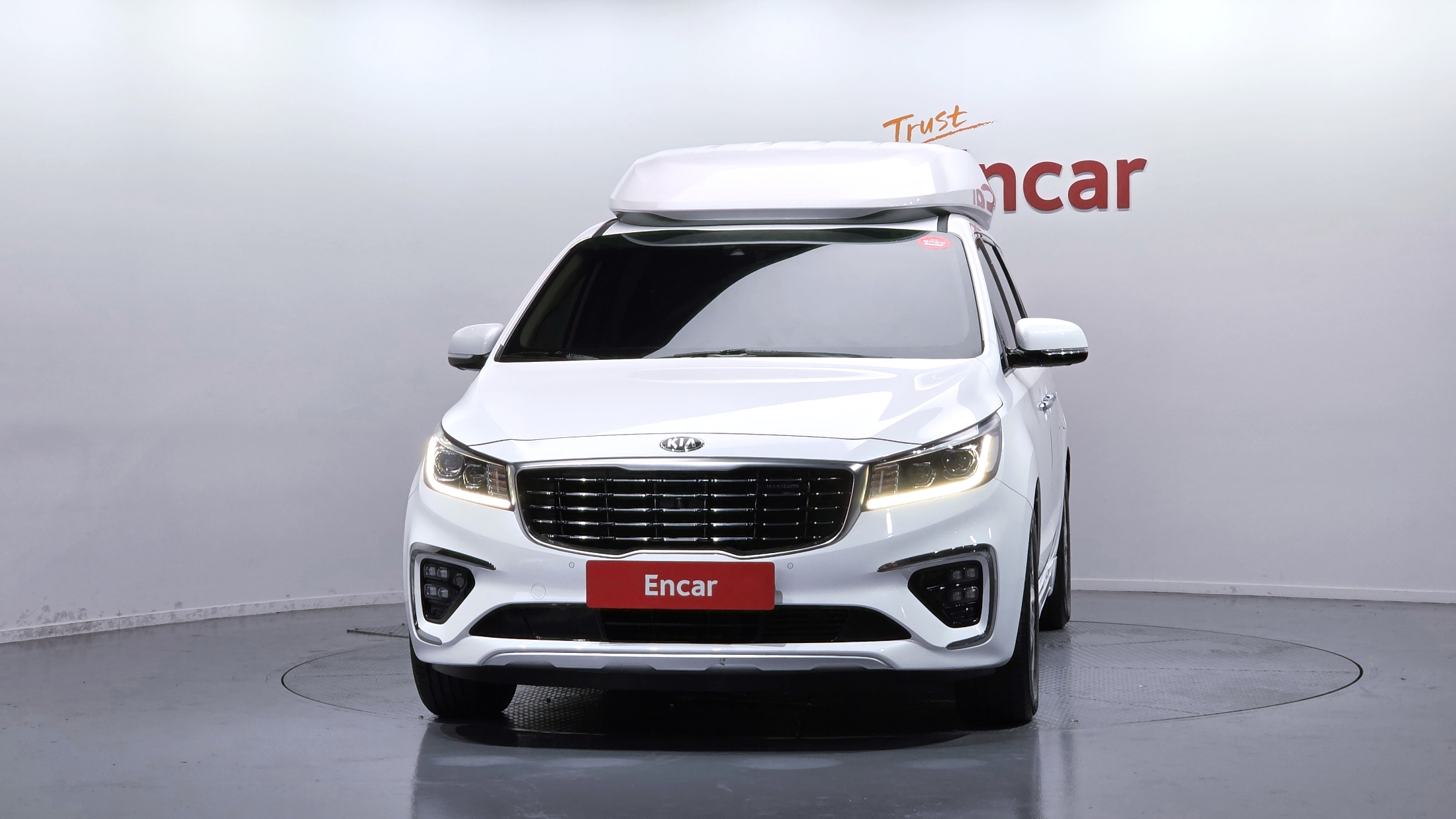 KIA CARNIVAL photo 3