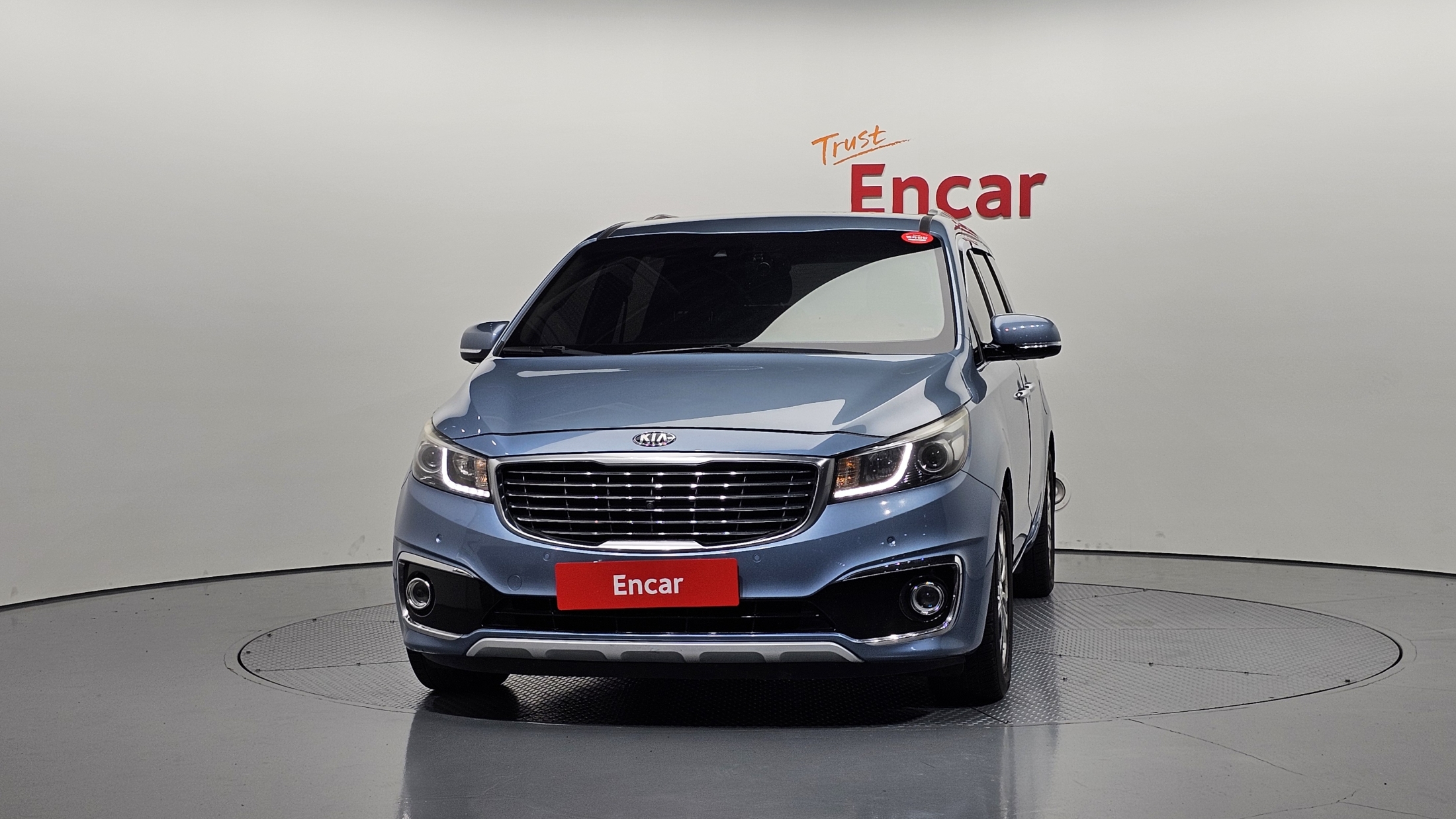 KIA CARNIVAL photo 3