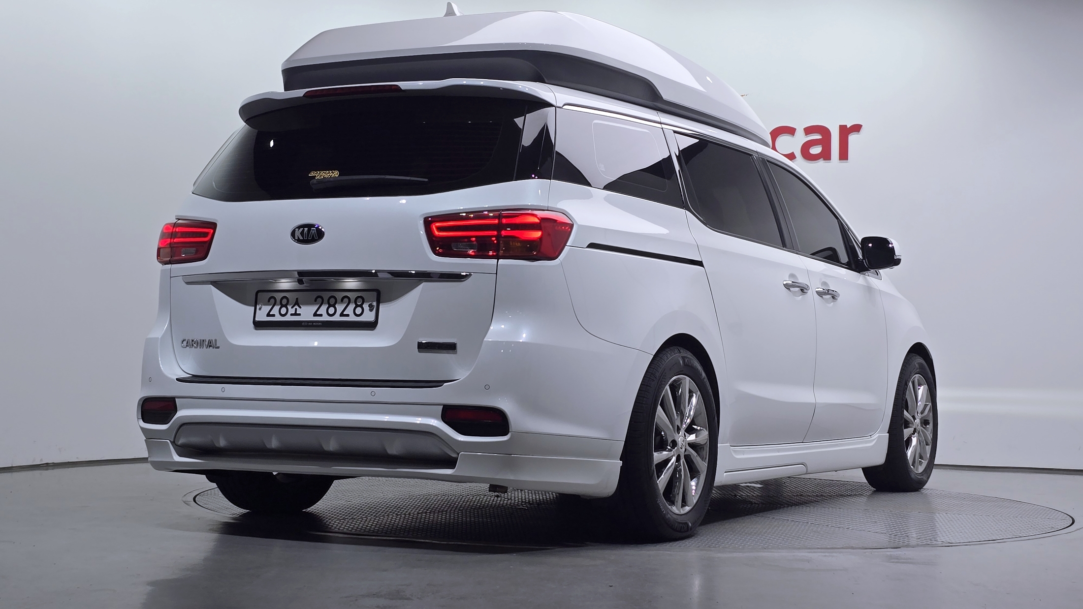 KIA CARNIVAL photo 2