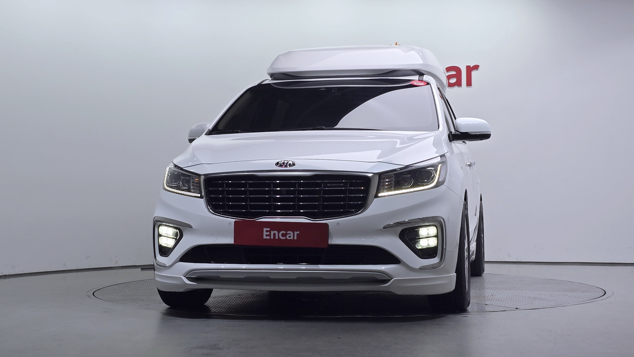 KIA CARNIVAL photo 3