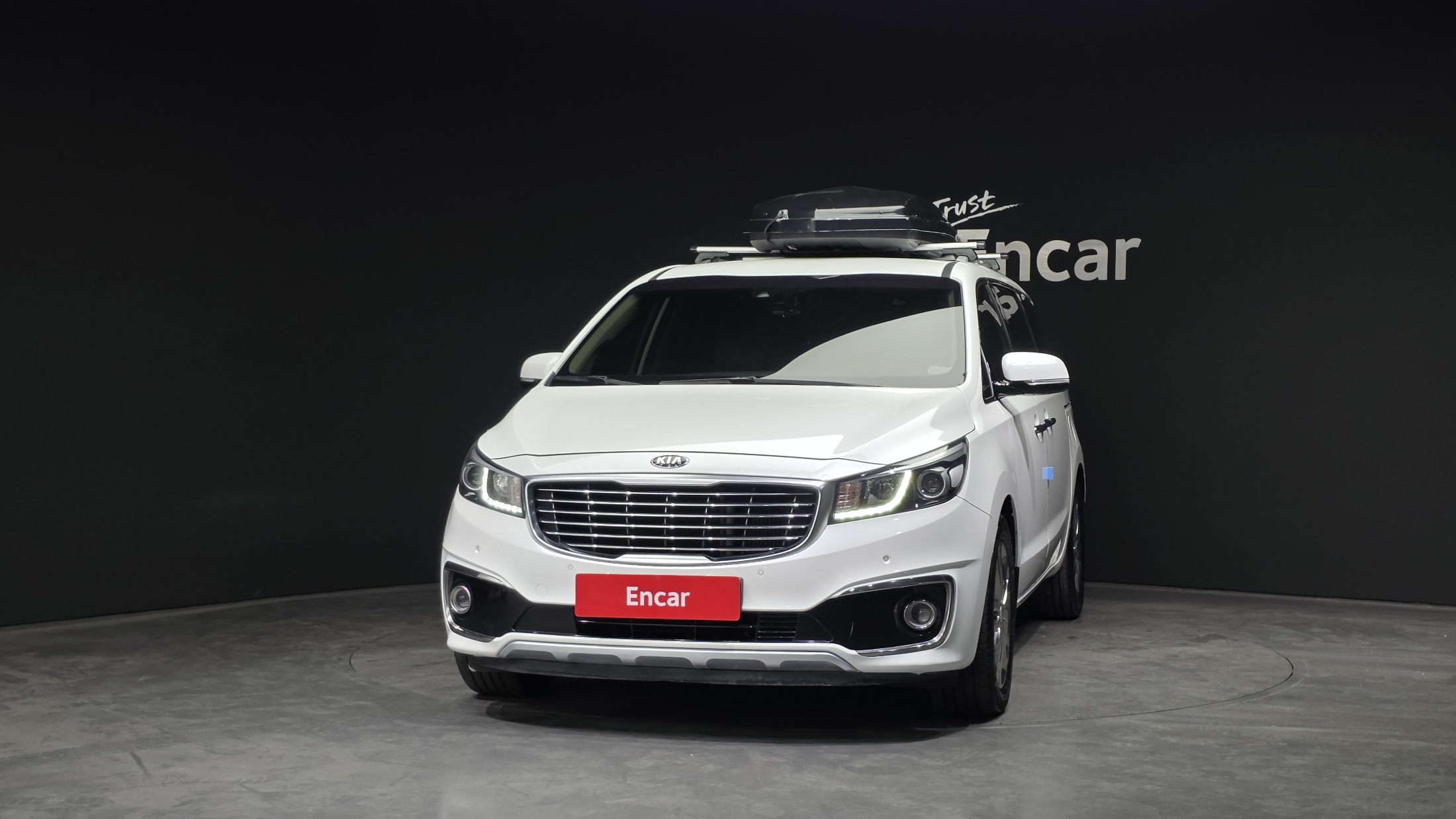 KIA CARNIVAL photo 3