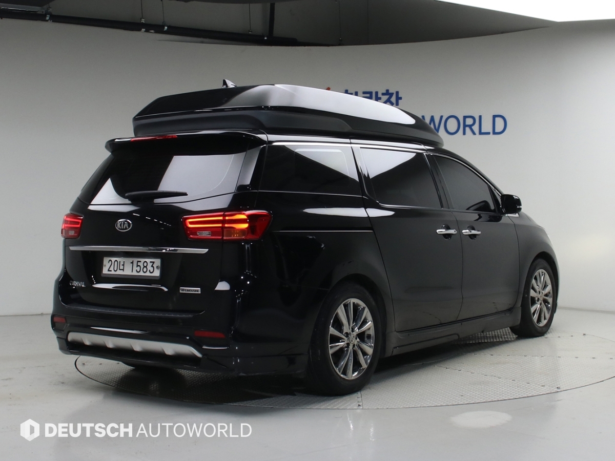 KIA CARNIVAL photo 2