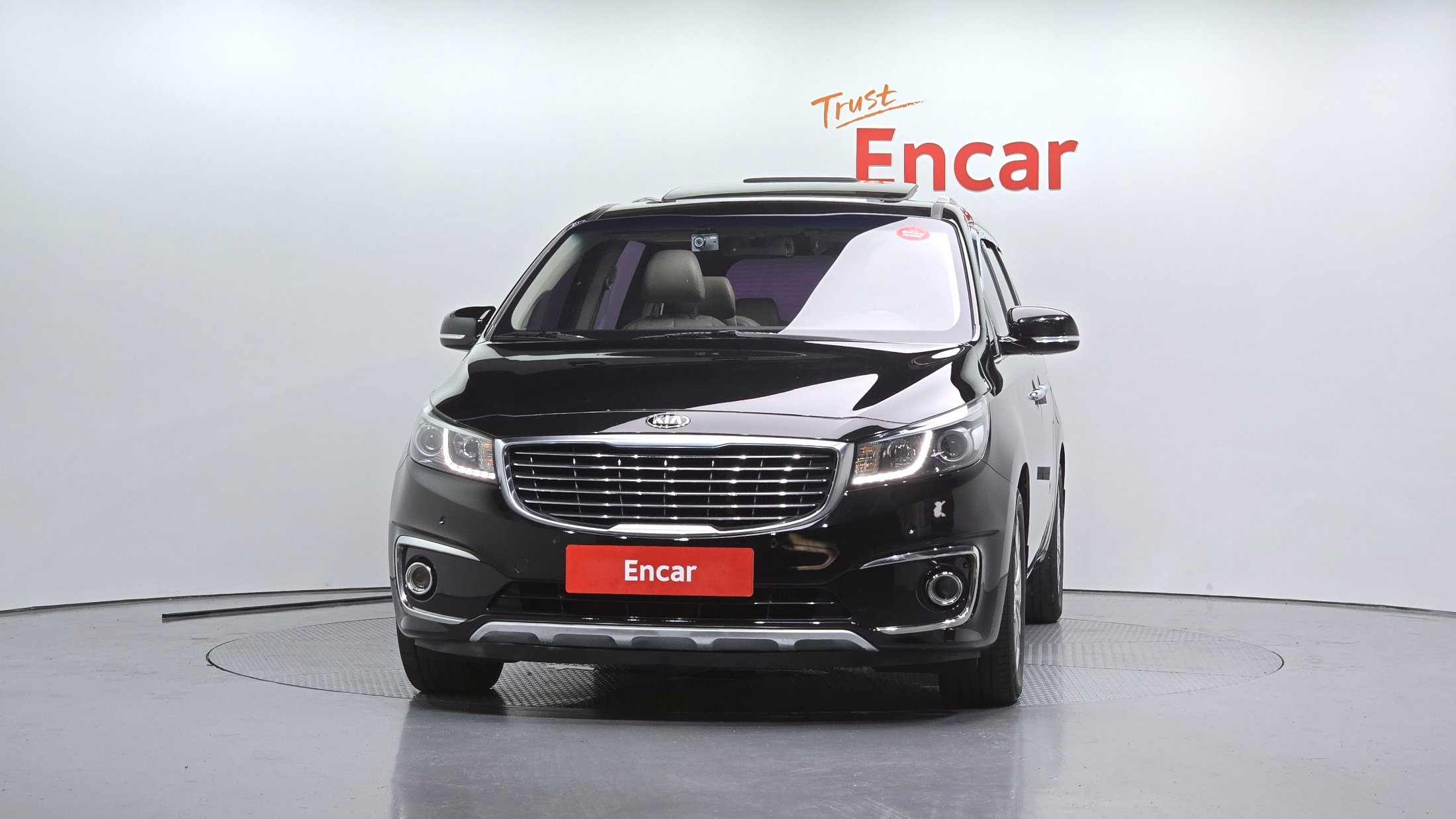 KIA CARNIVAL photo 3