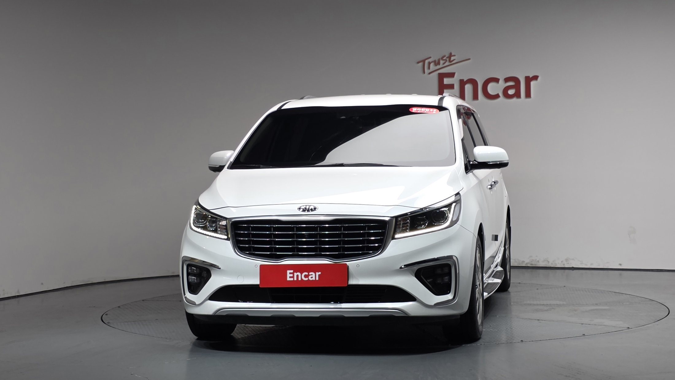 KIA CARNIVAL photo 3