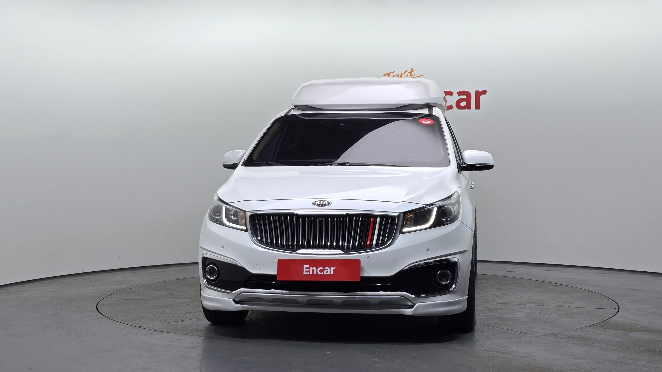 KIA CARNIVAL photo 3