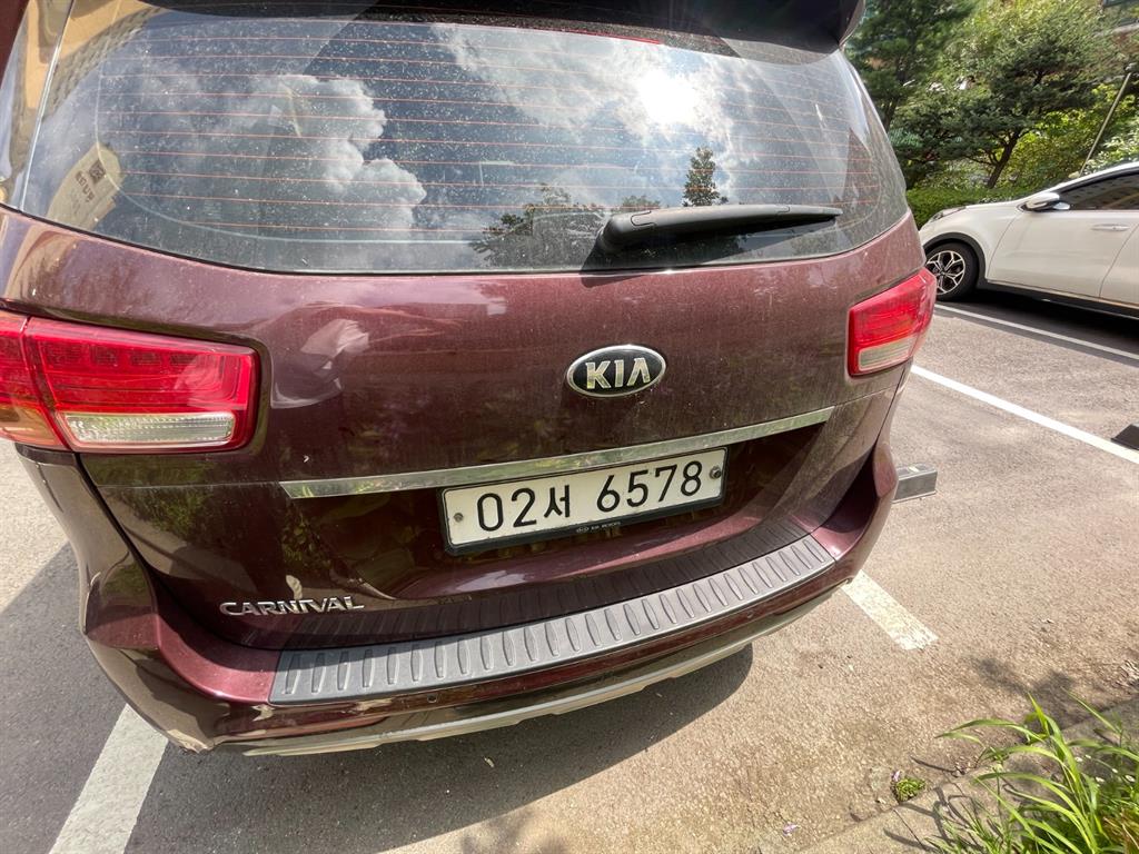 KIA CARNIVAL photo 2
