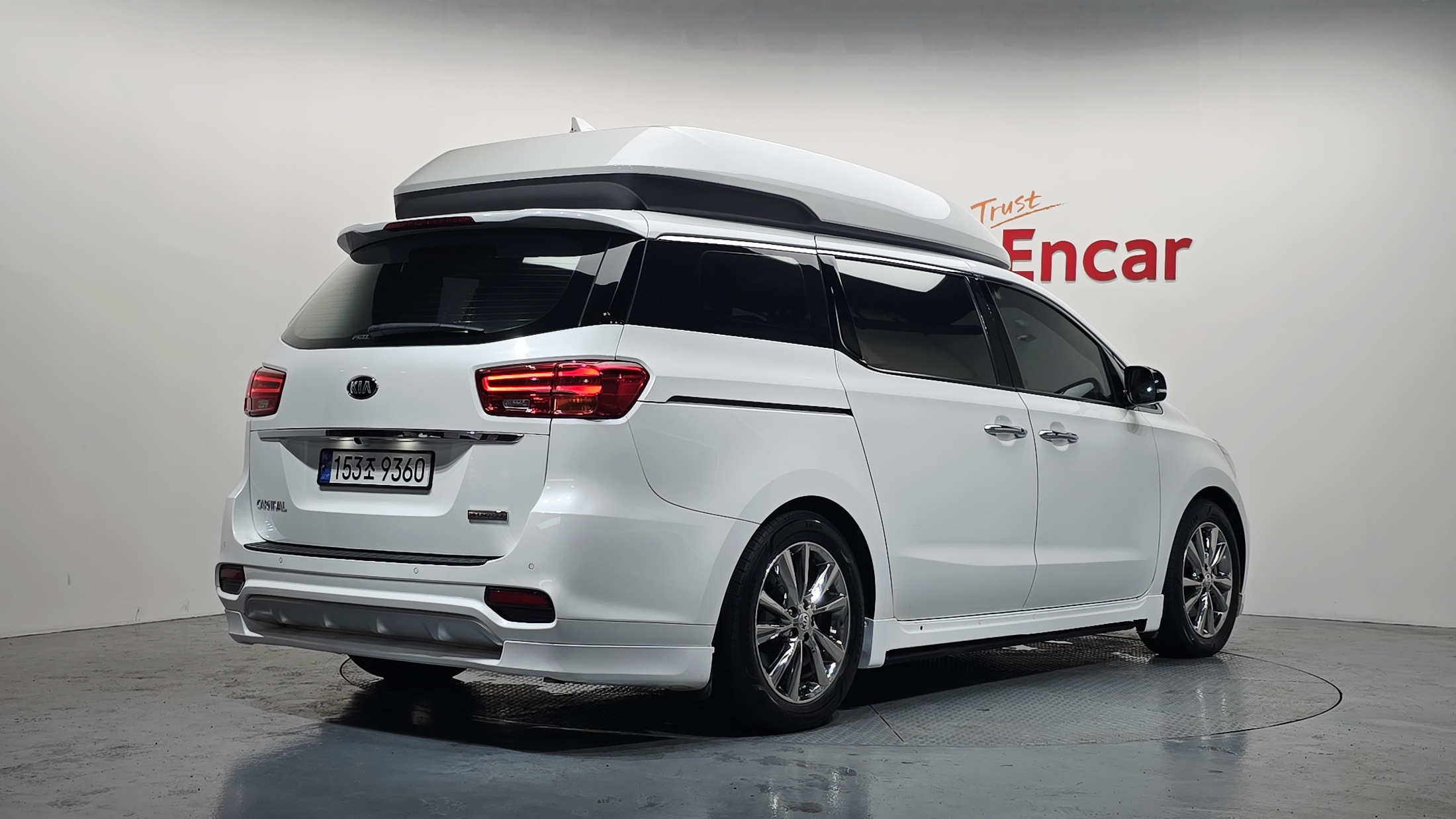 KIA CARNIVAL photo 3