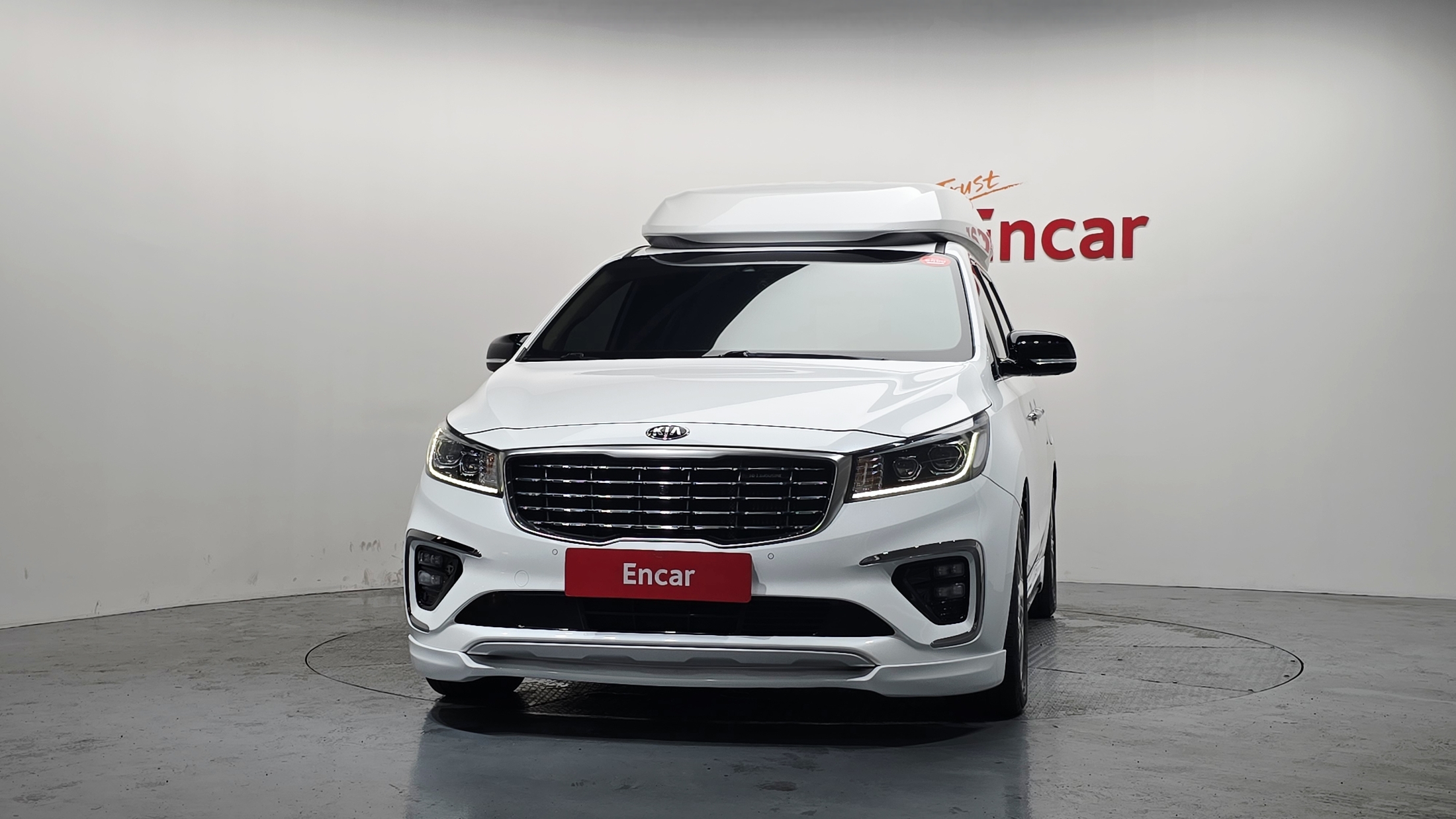 KIA CARNIVAL photo 2