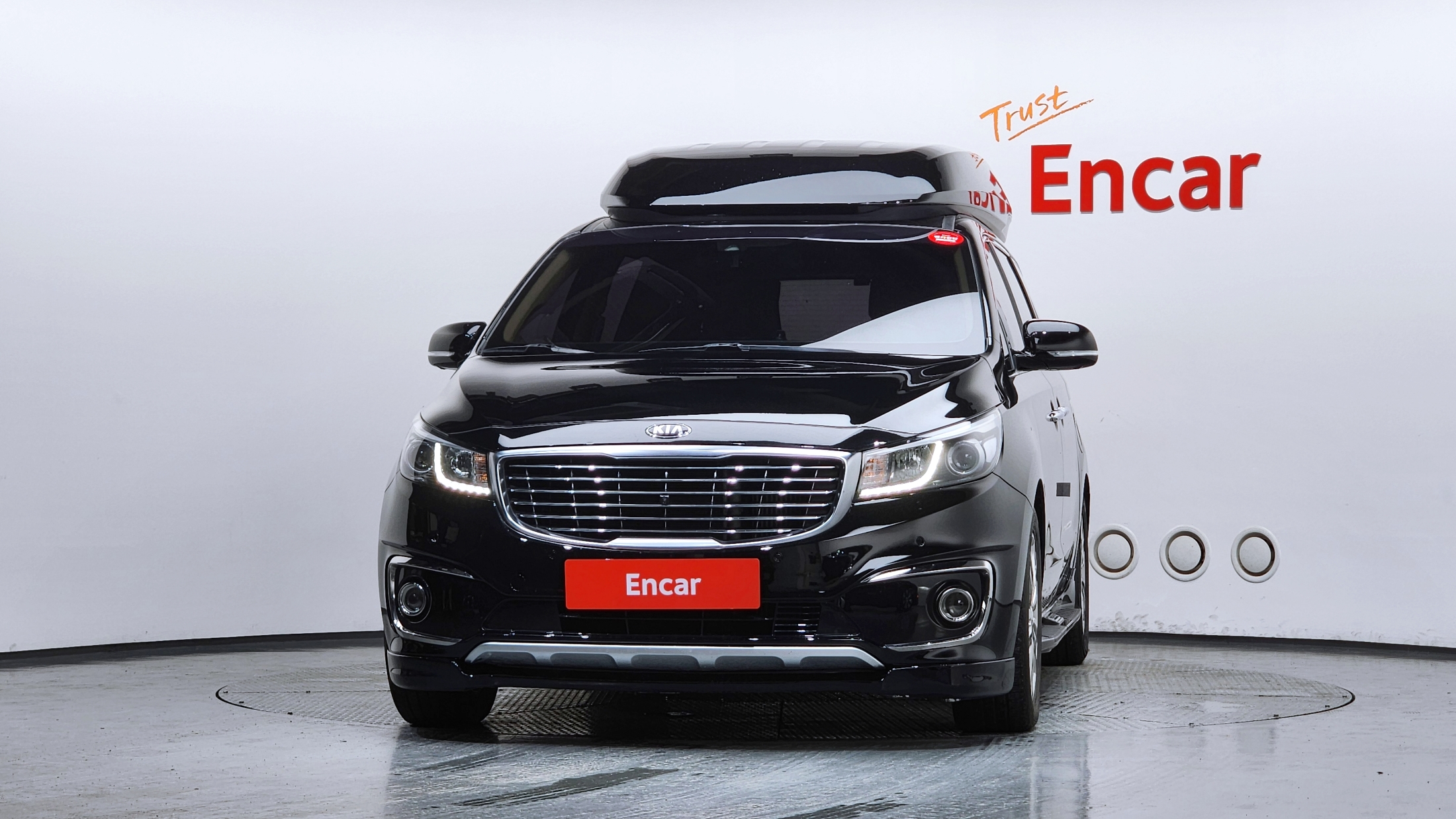 KIA CARNIVAL photo 3