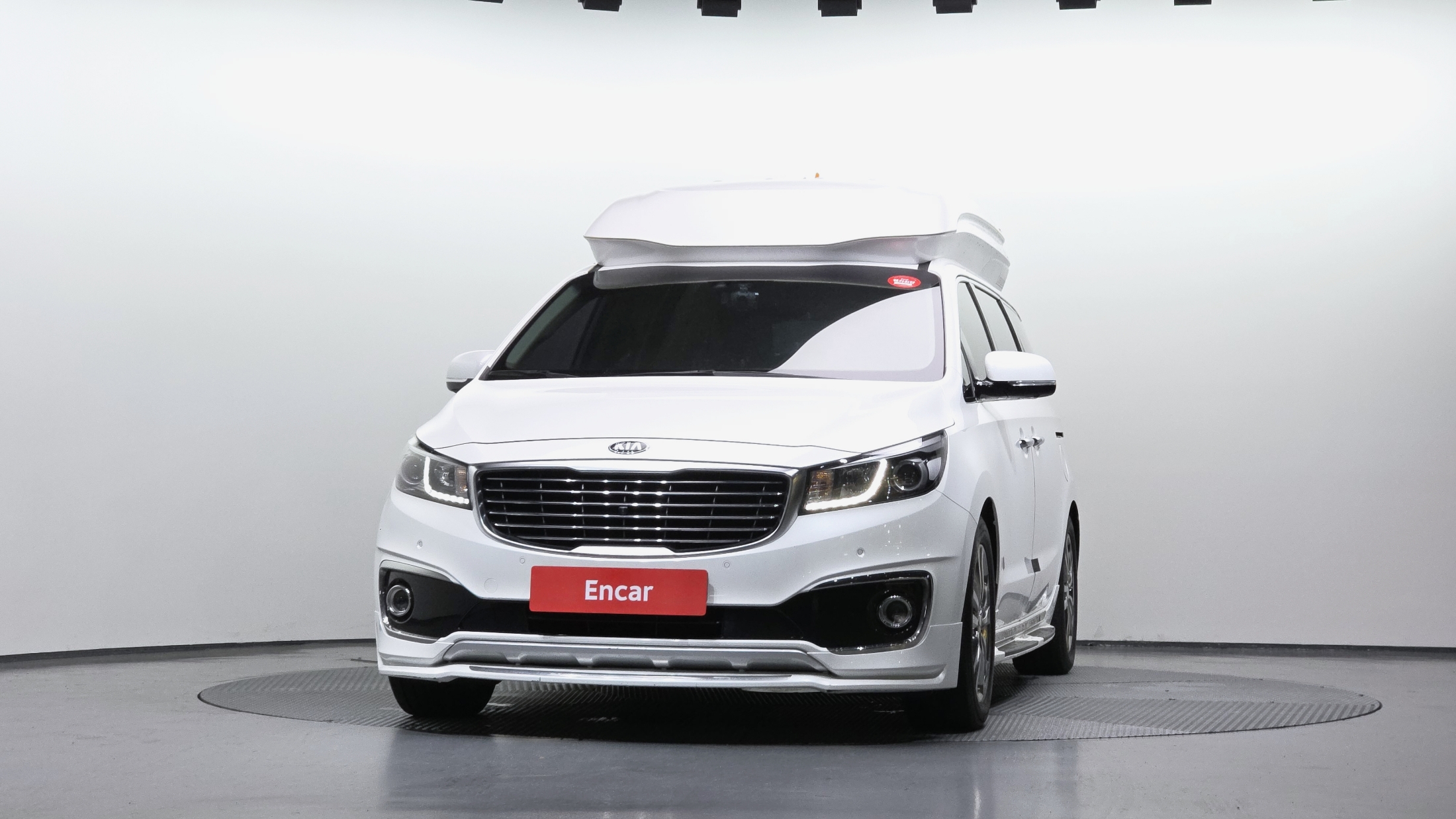 KIA CARNIVAL photo 3