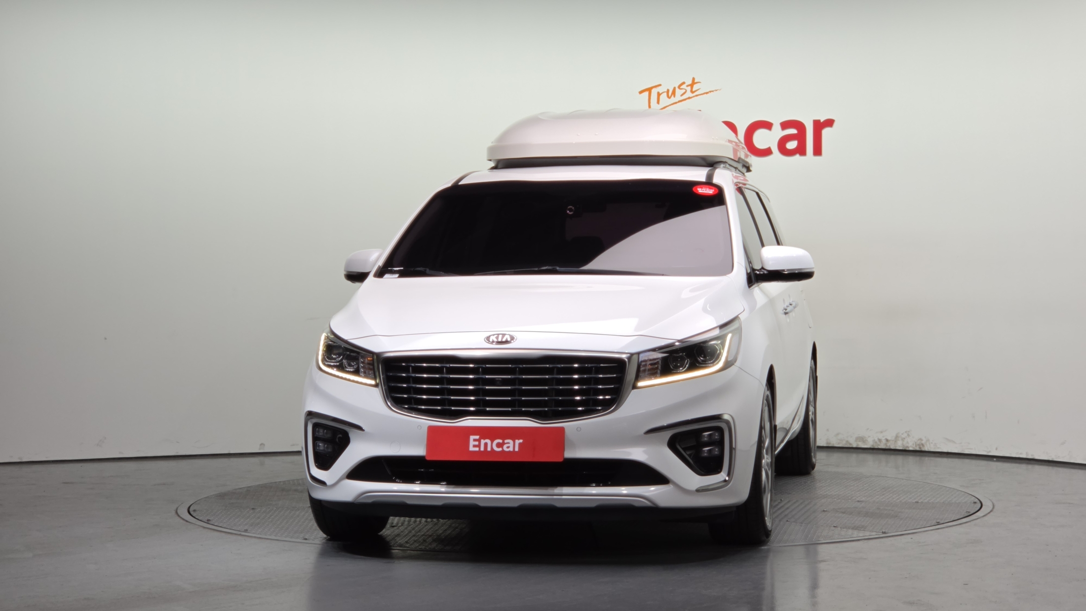 KIA CARNIVAL photo 3