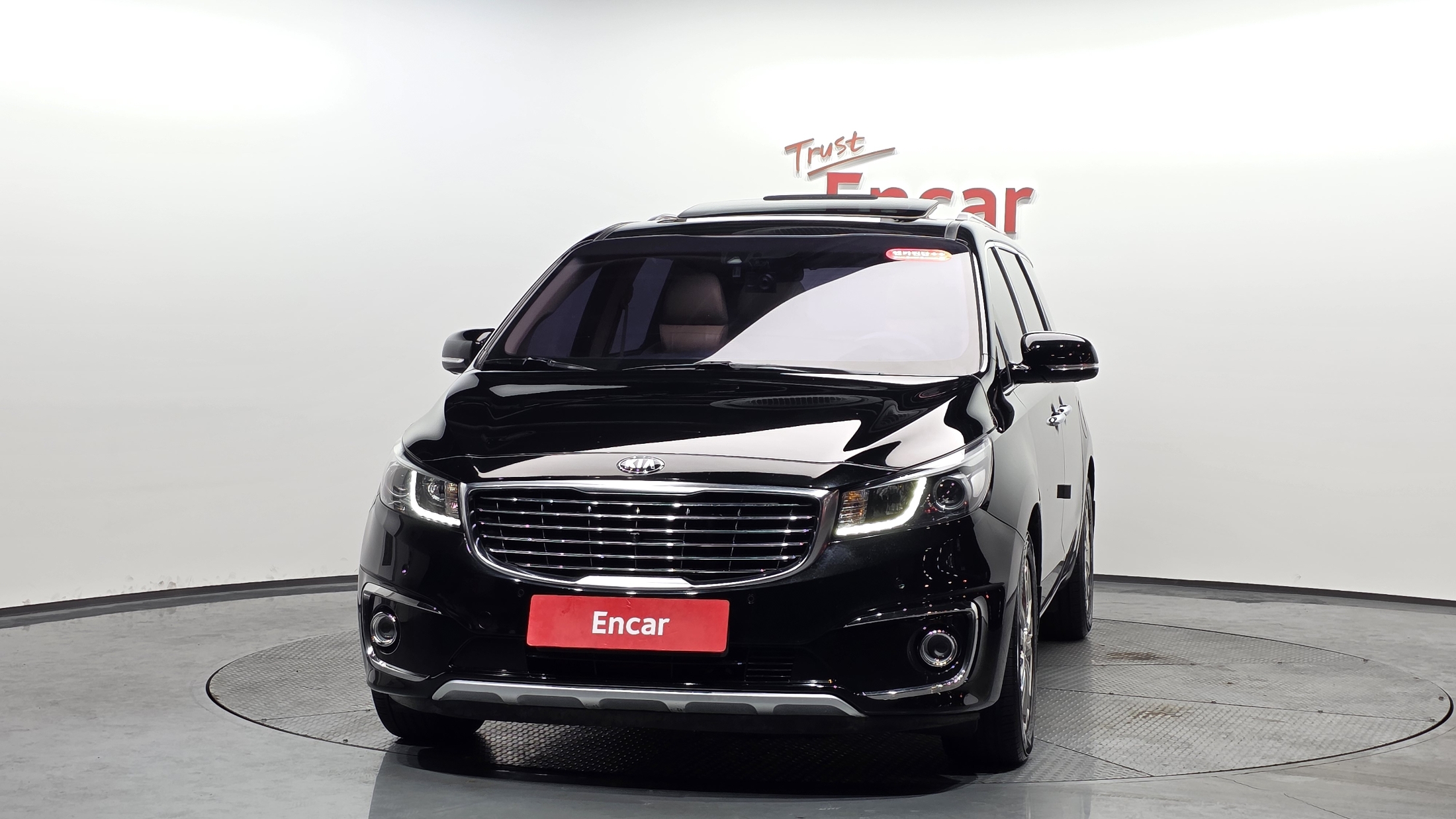 KIA CARNIVAL photo 3