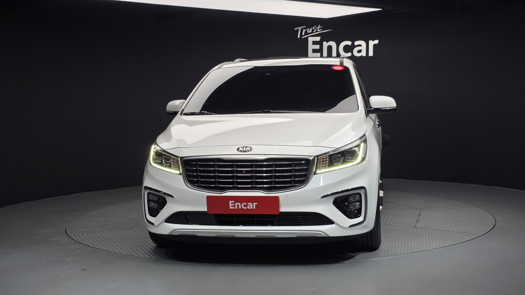 KIA CARNIVAL photo 2