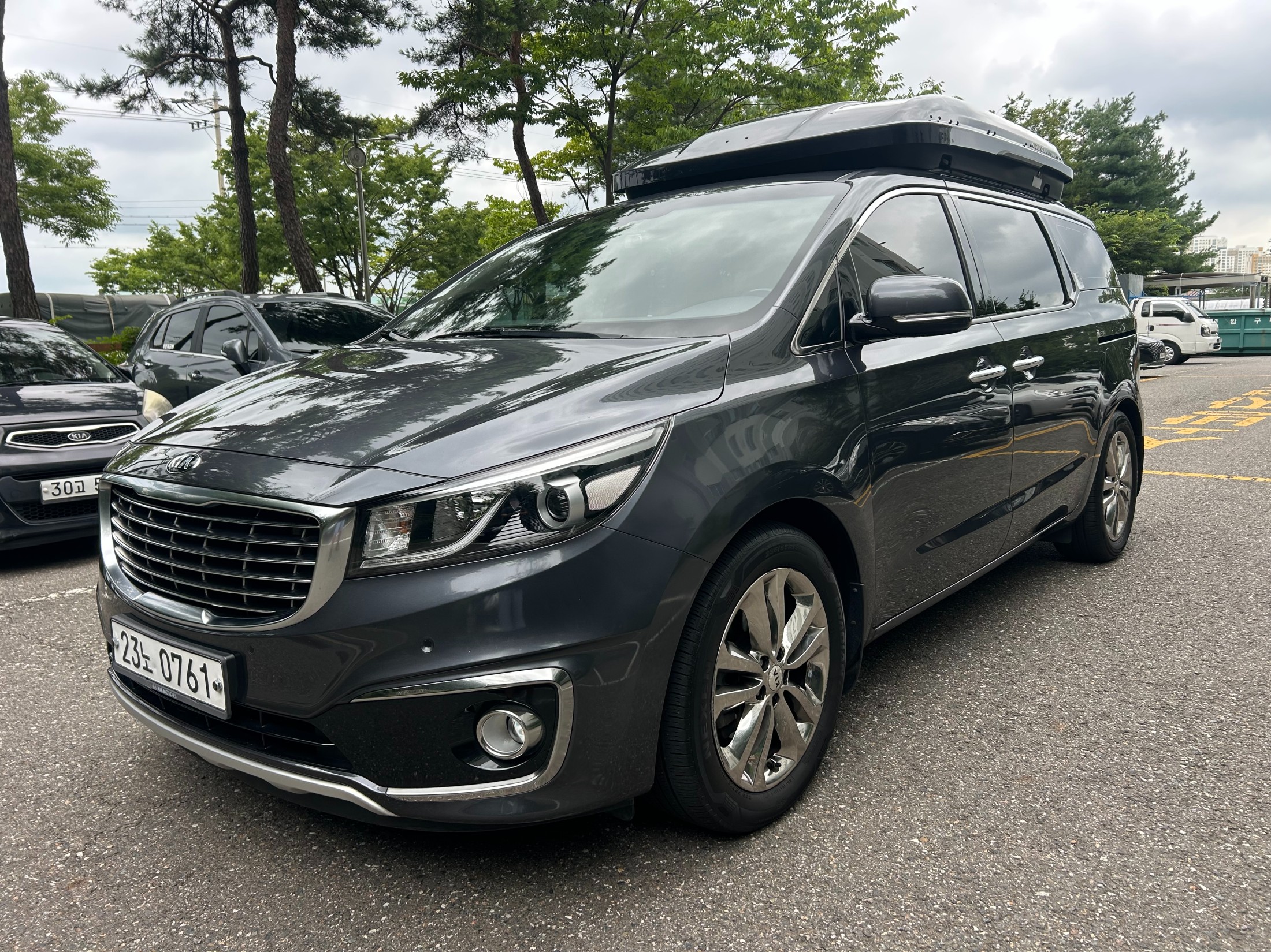 KIA CARNIVAL photo 2