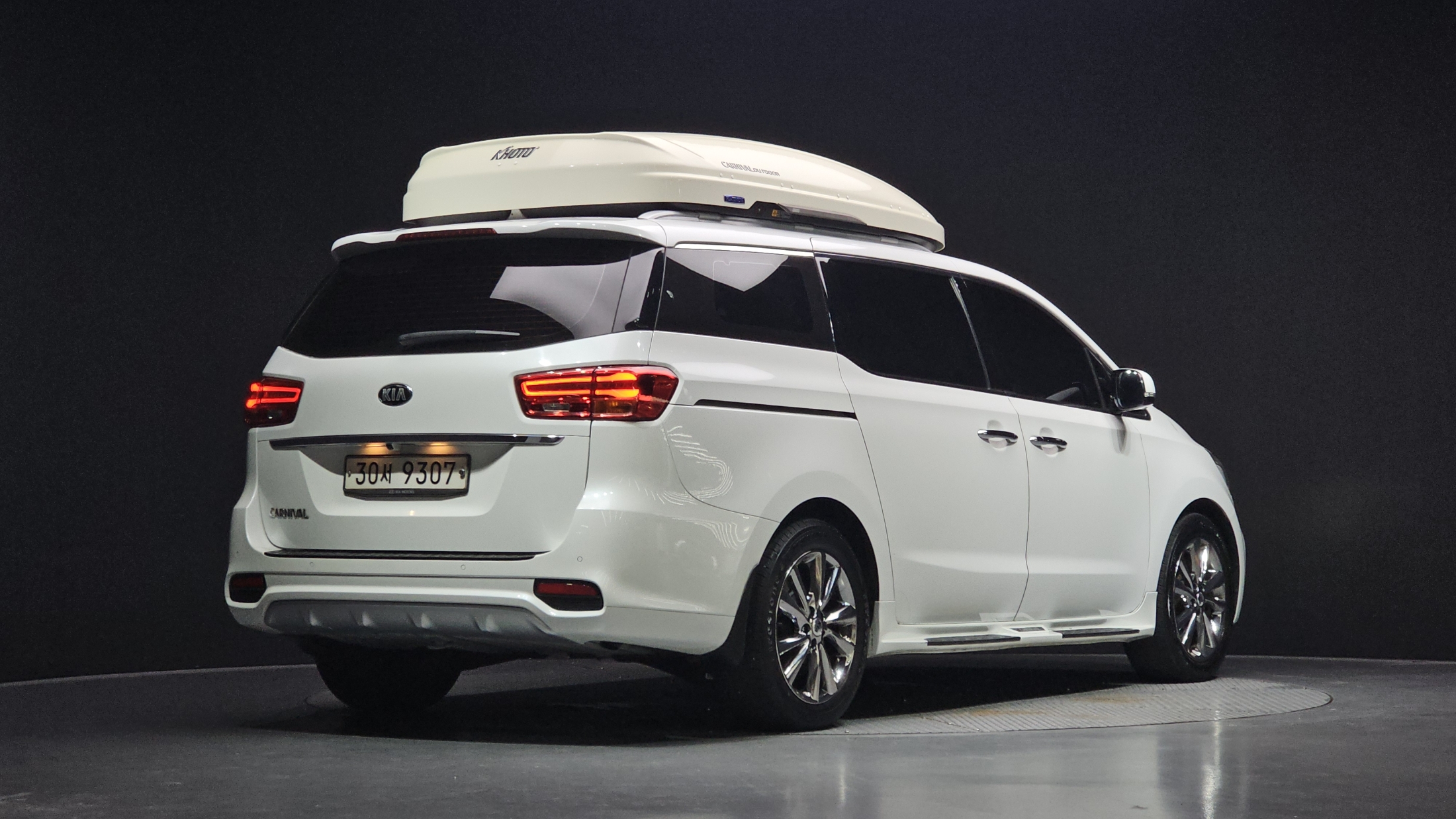 KIA CARNIVAL photo 2