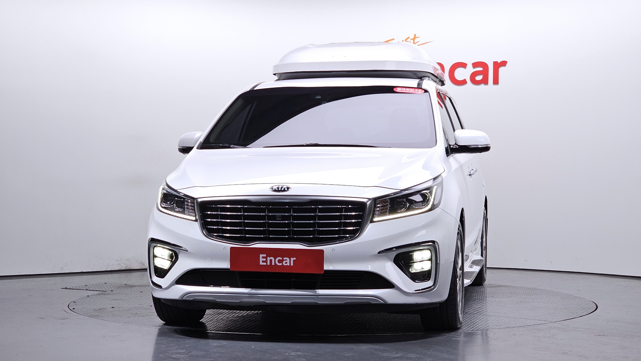 KIA CARNIVAL photo 3