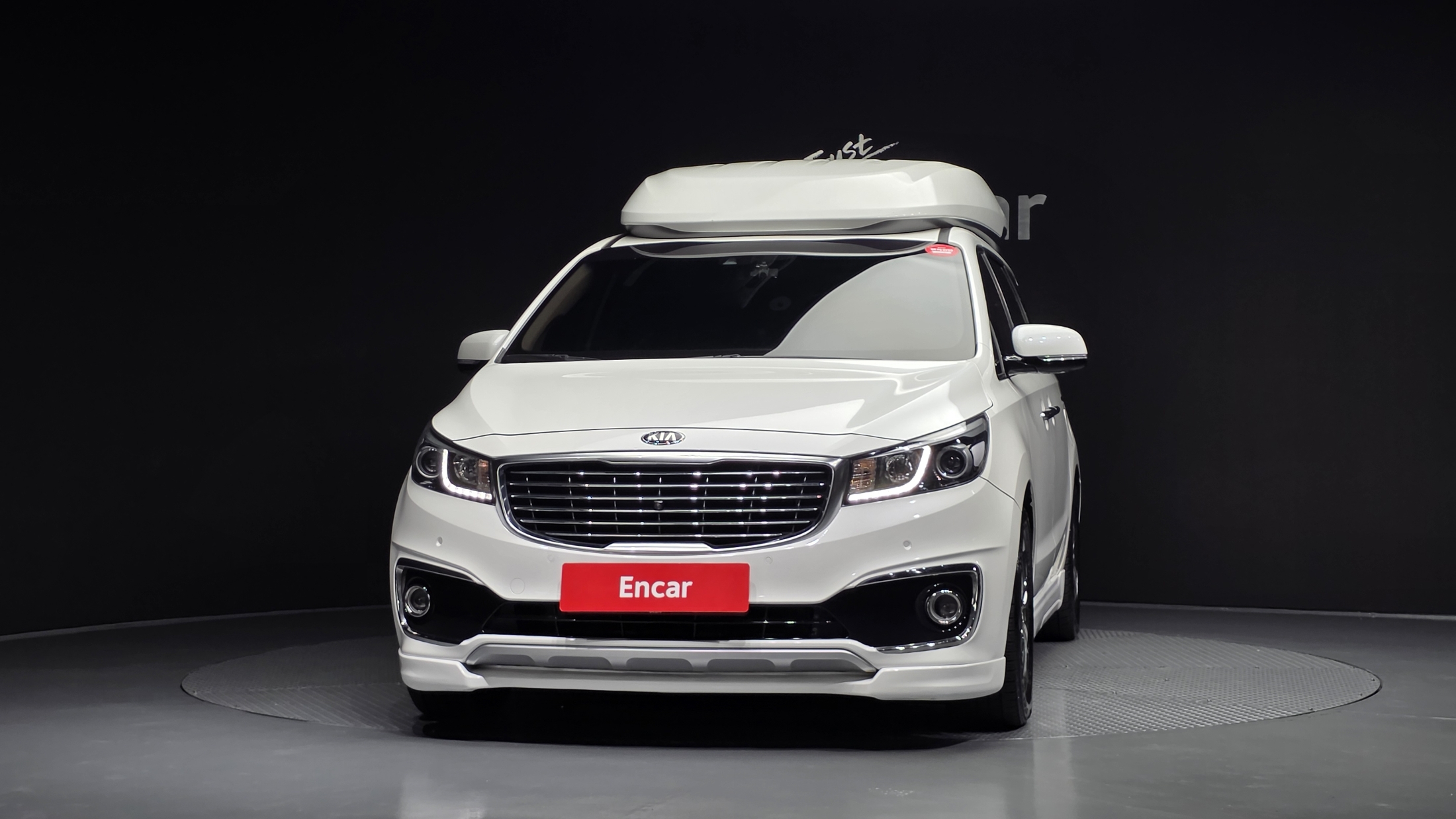 KIA CARNIVAL photo 3