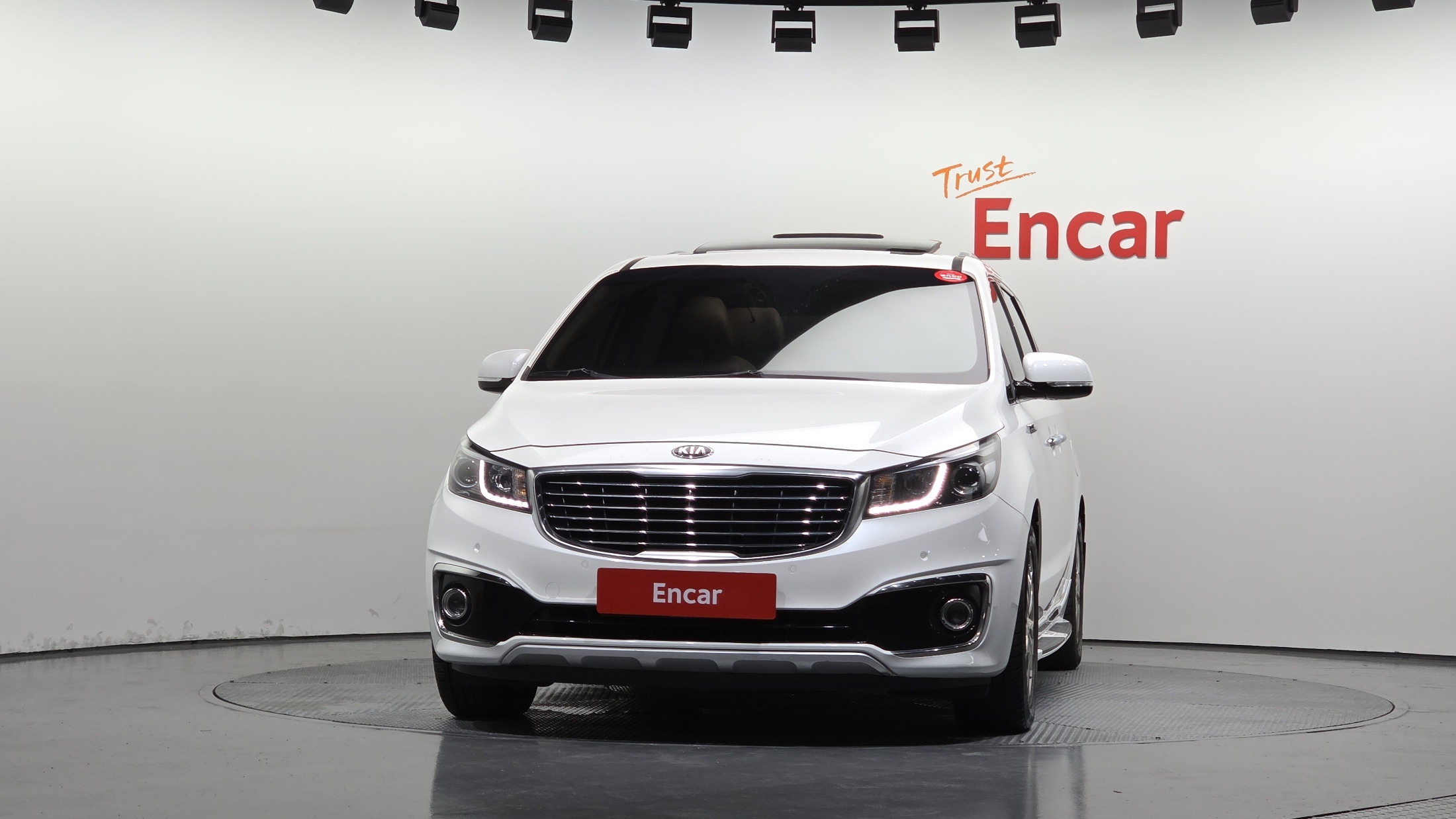 KIA CARNIVAL photo 2