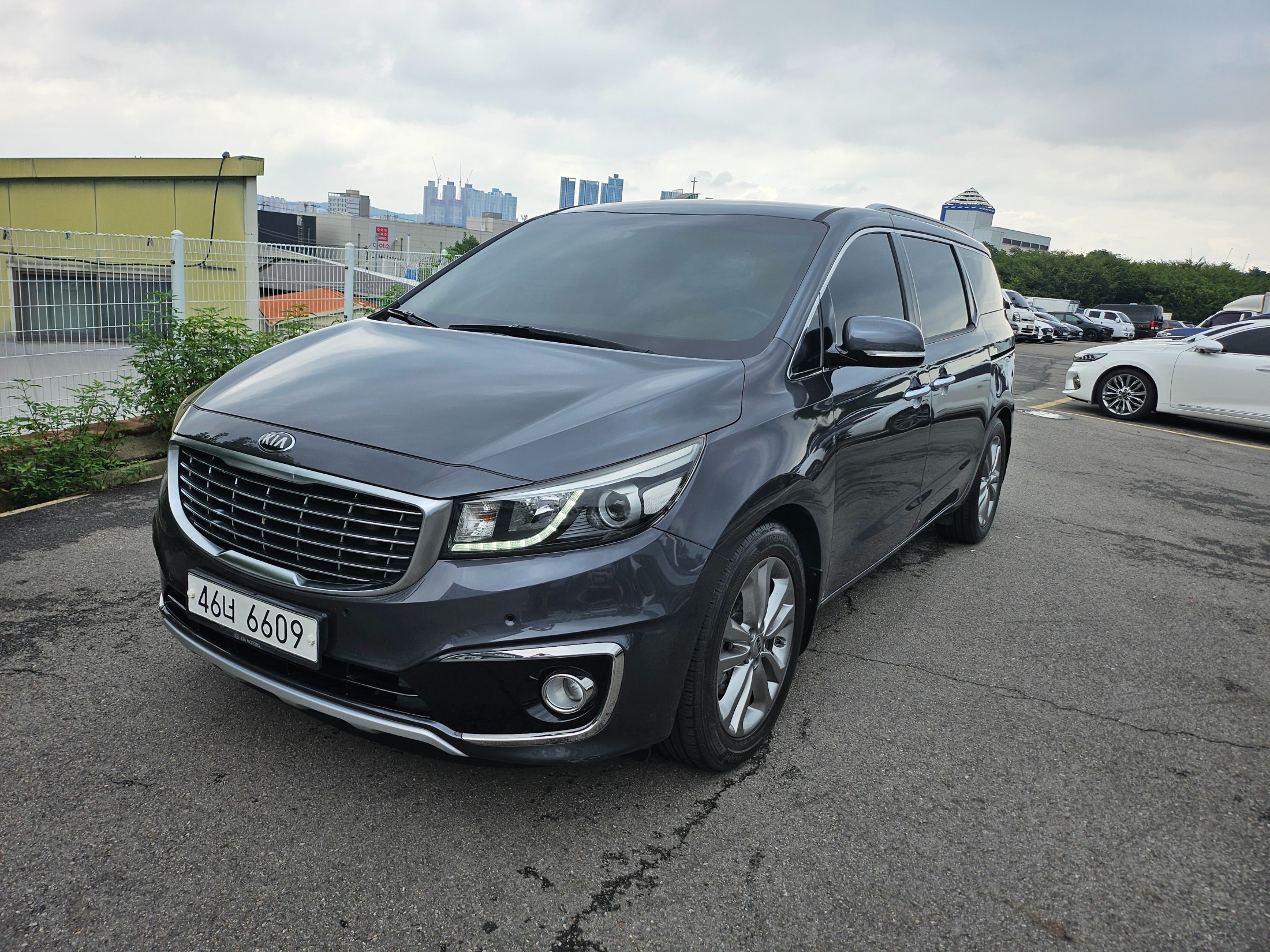 KIA CARNIVAL