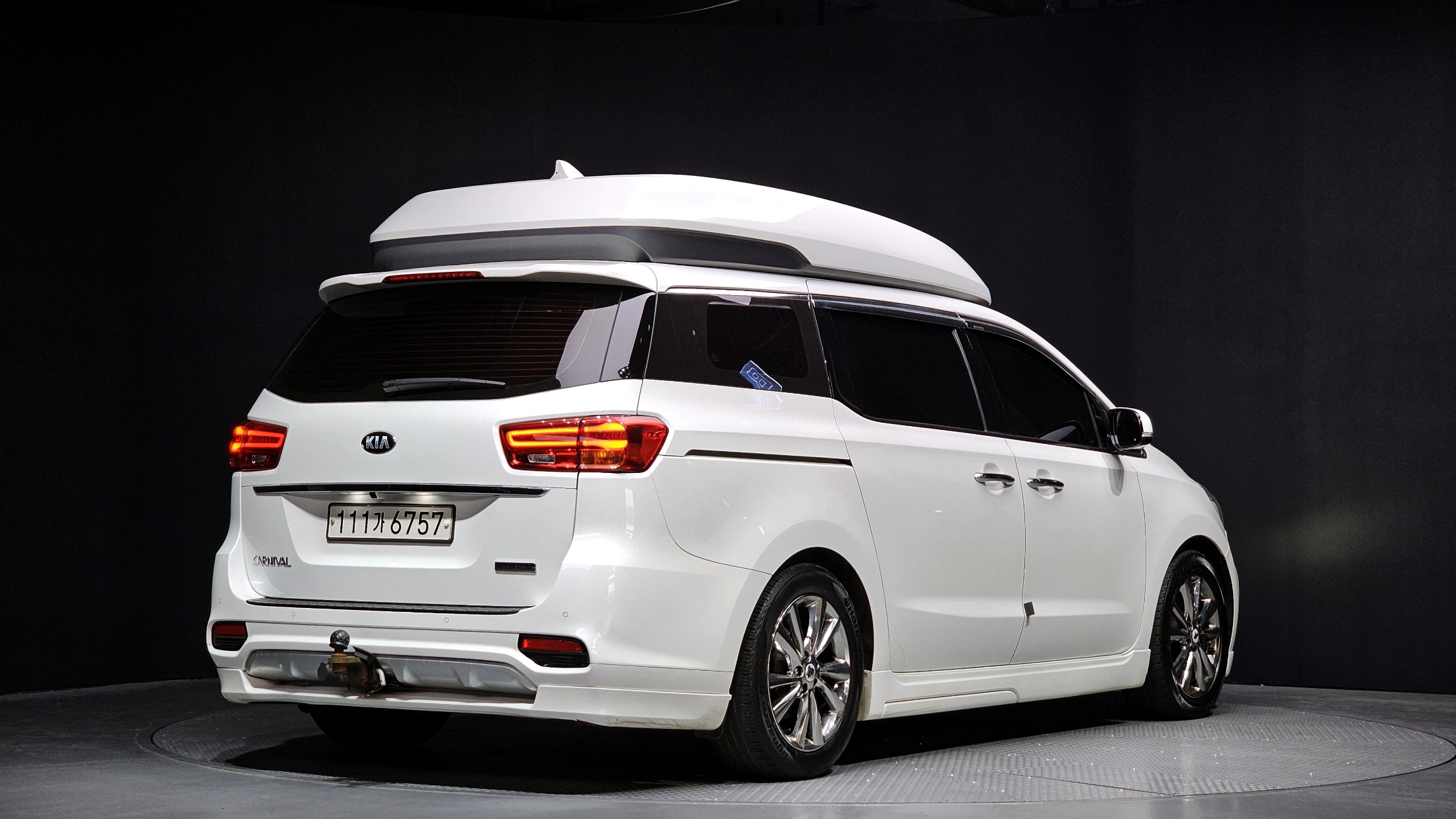 KIA CARNIVAL photo 2