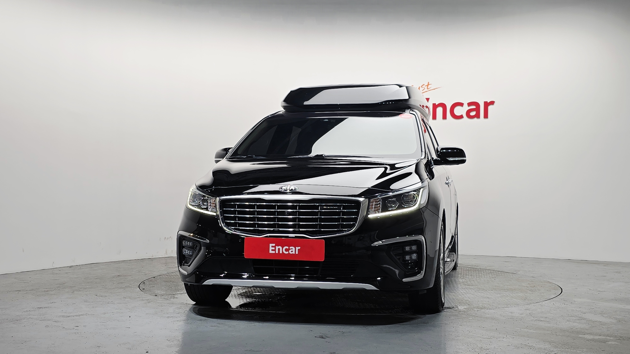 KIA CARNIVAL photo 3